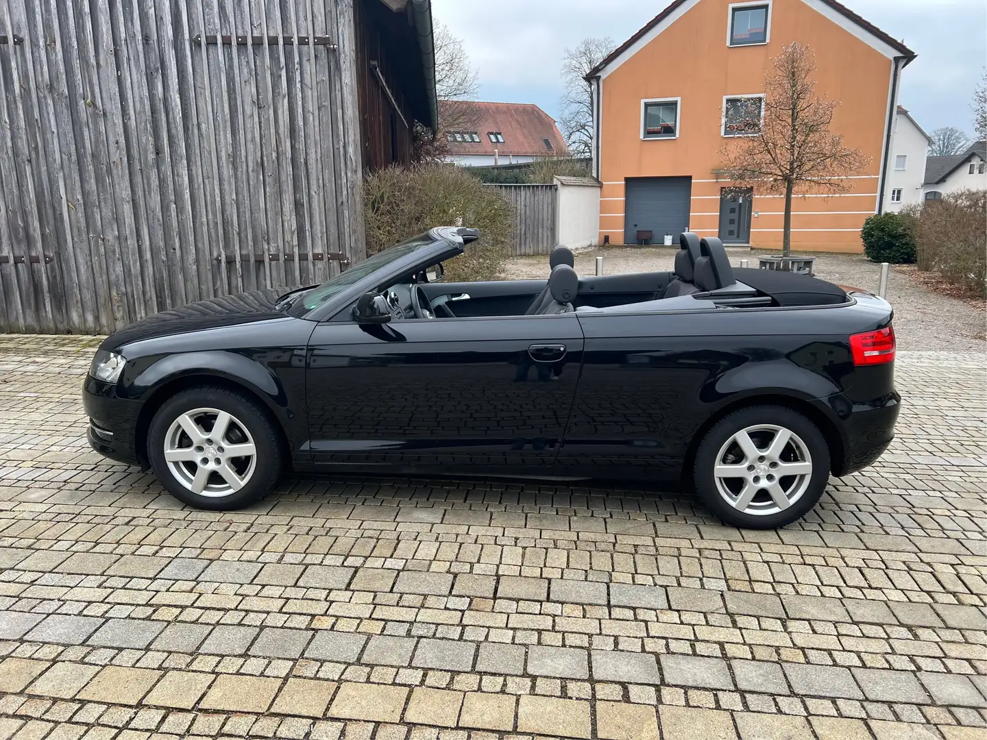 Audi A3 A3 Cabriolet 1.2 TFSI Ambition Schwarz - 2