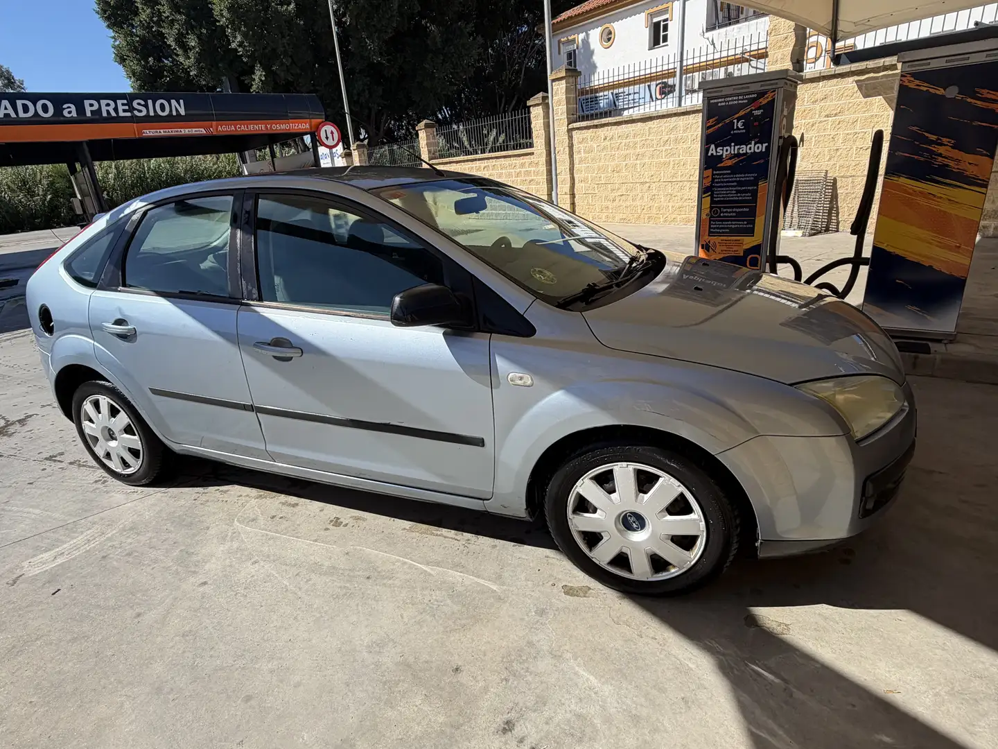 Ford Focus 1.8TDCI Ghia Gris - 2