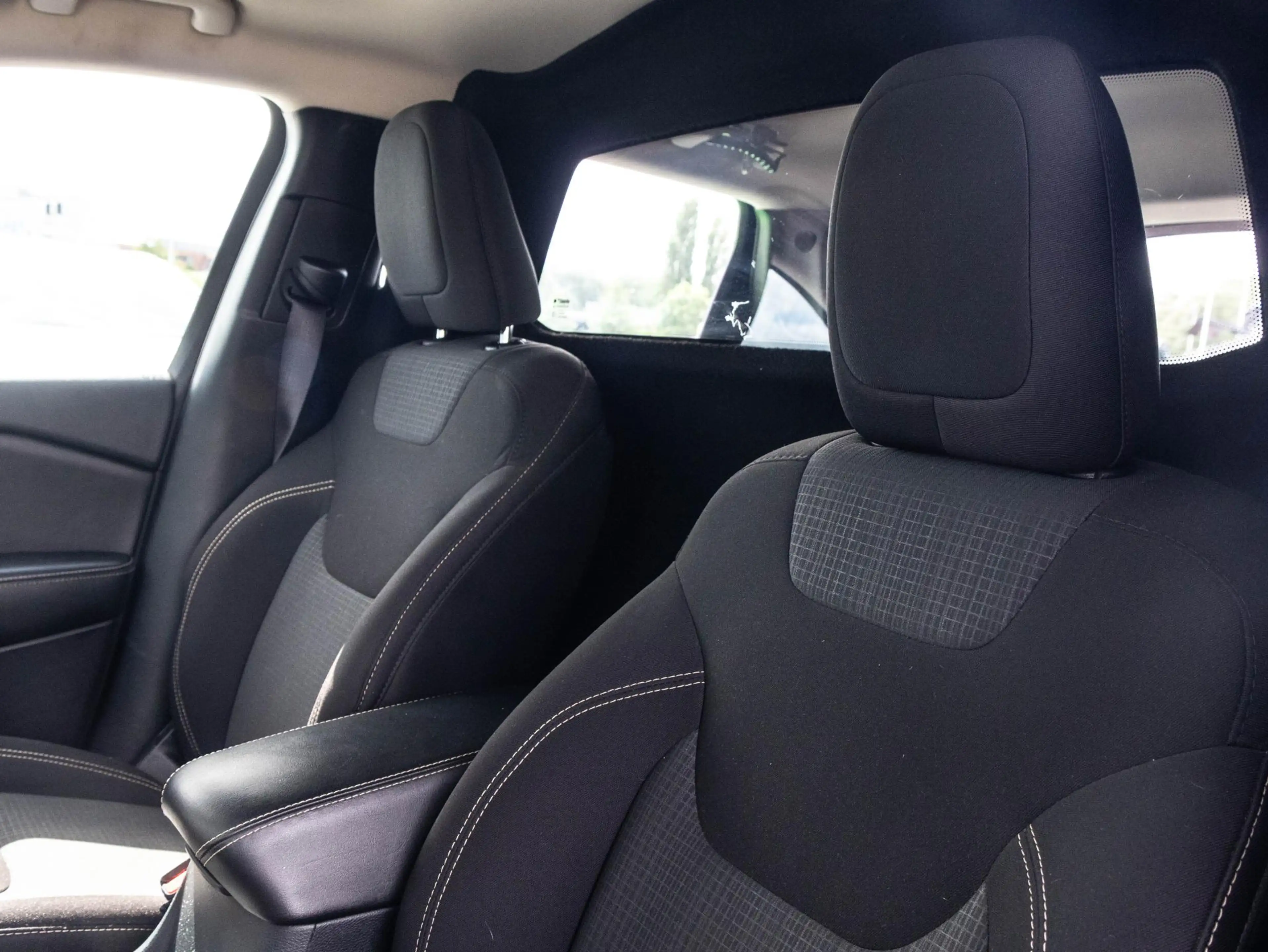 Jeep Cherokee 2.0 Longitude | Grijskenteken | Navi | Voorstoelen — photo 23