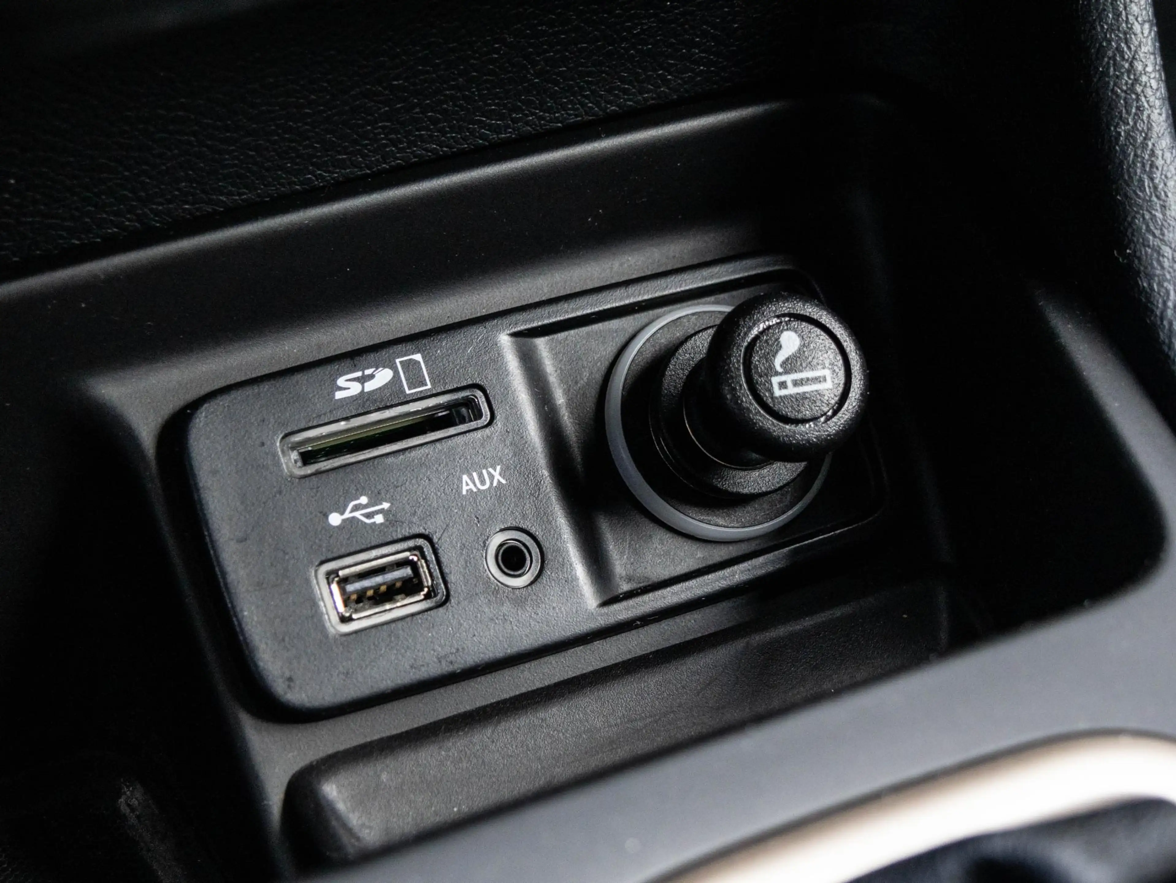 Jeep Cherokee 2.0 Longitude | Grijskenteken | Navi | Voorstoelen — photo 26