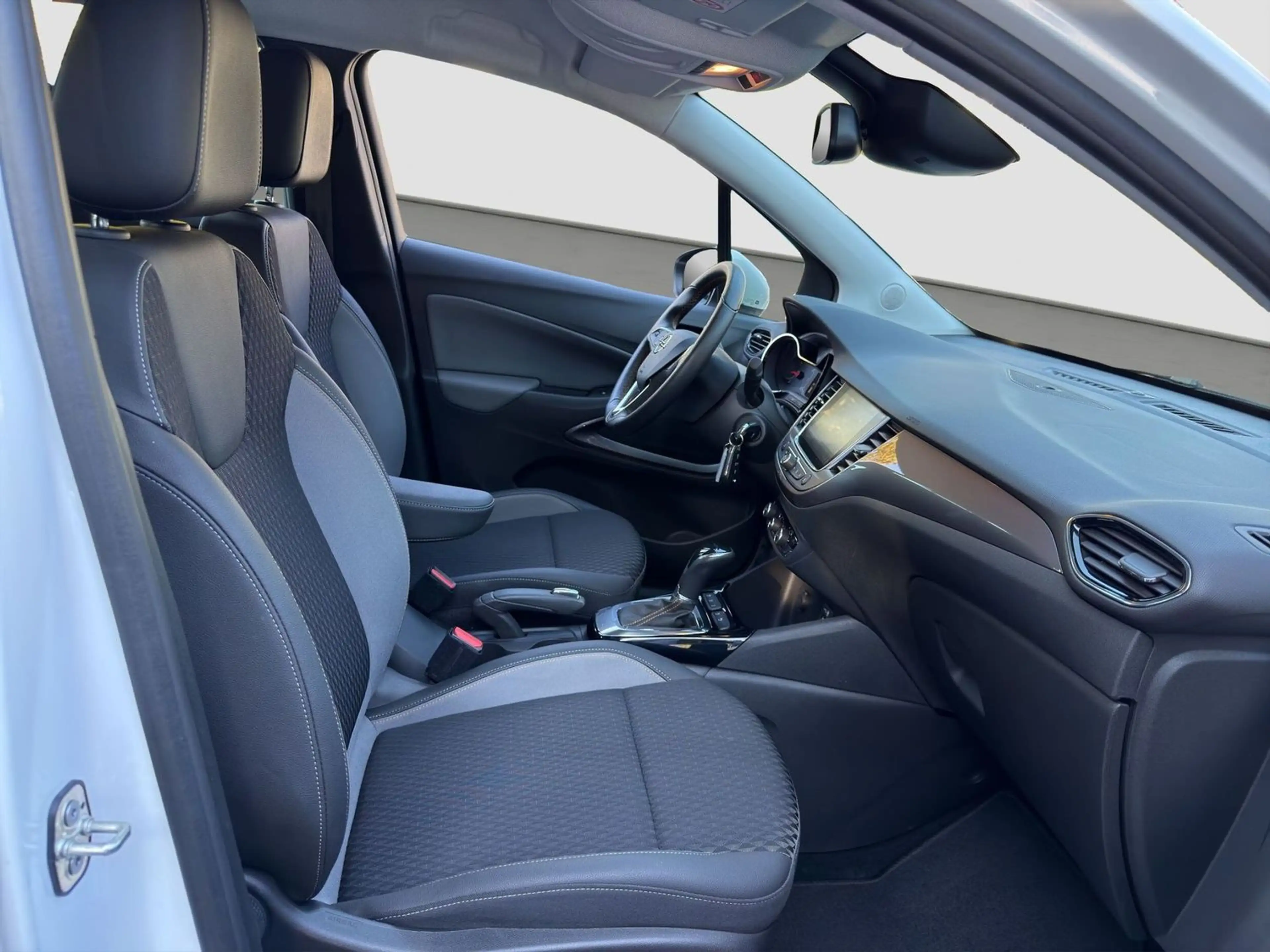 Opel Crossland X Innovation Navi Full-LED Rcam PDCv+h — photo 12