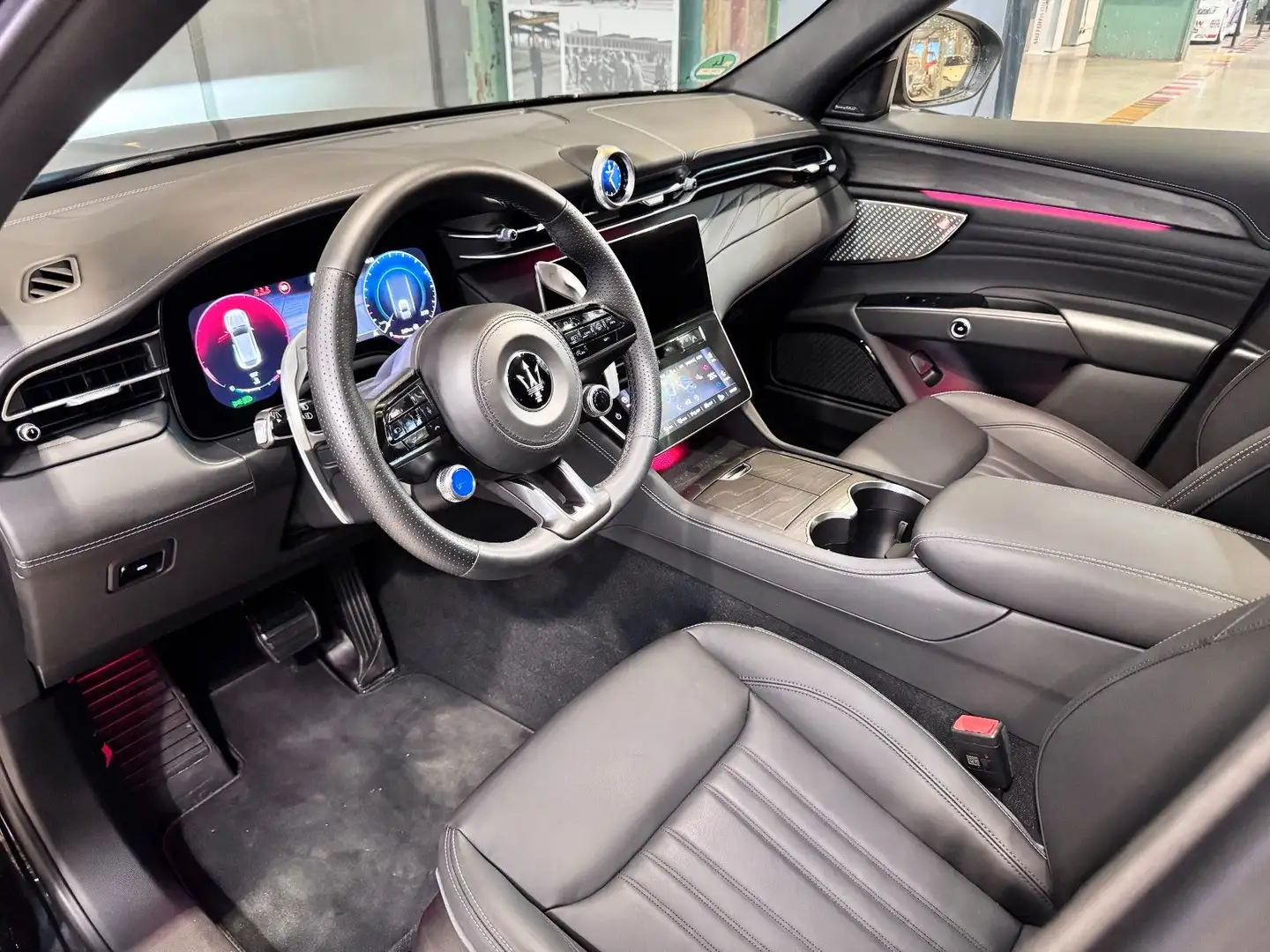 Maserati Grecale /MY25/Panoramadach/ Ganzjahresreifen Noir - 2