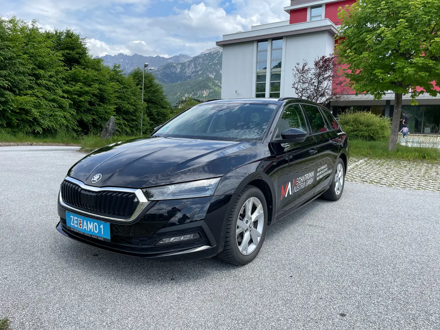 Skoda Octavia Combi 2,0 TDI Ambition DSG*1Bes*8fach*Leasing*FINA Schwarz - 1