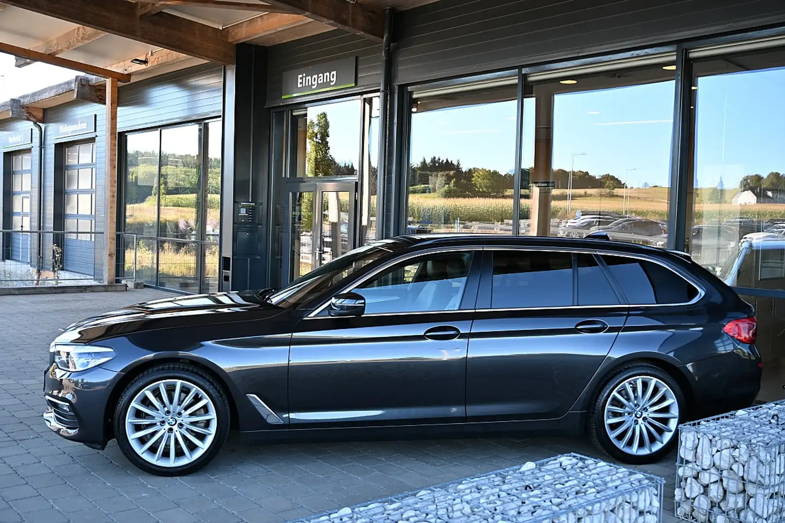 BMW 520 d Touring Aut., ACC, Leder, AHV Grau - 2