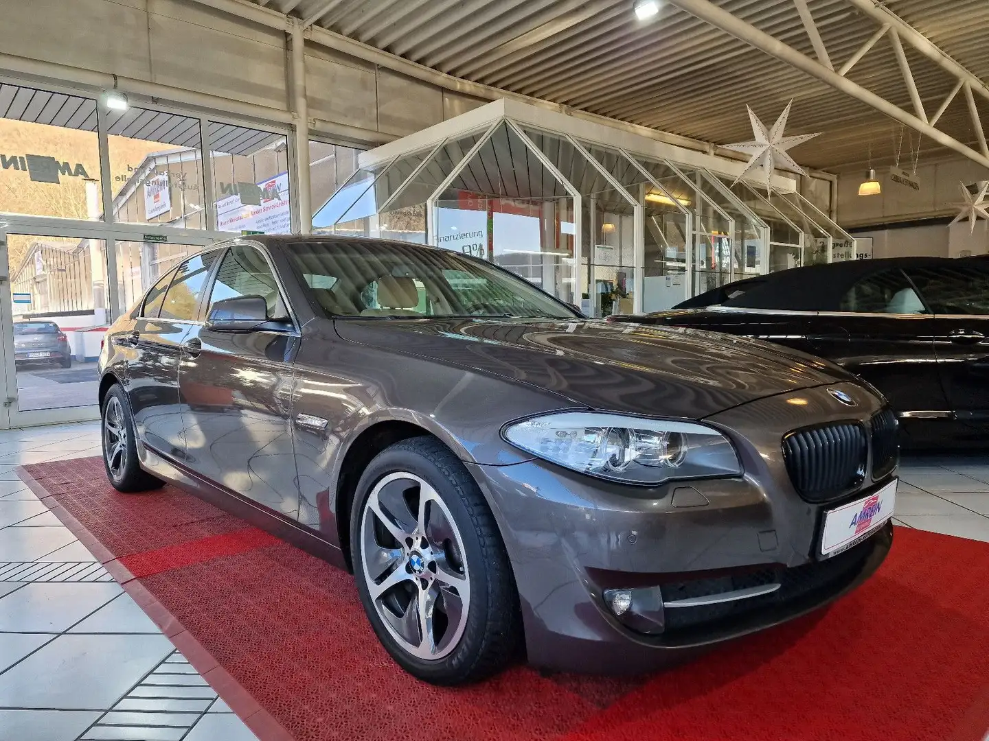 BMW 530 d xDrive +NAVI+XENON+SHZ+KLIMAAUT.+SCHECKHEFT Maro - 1