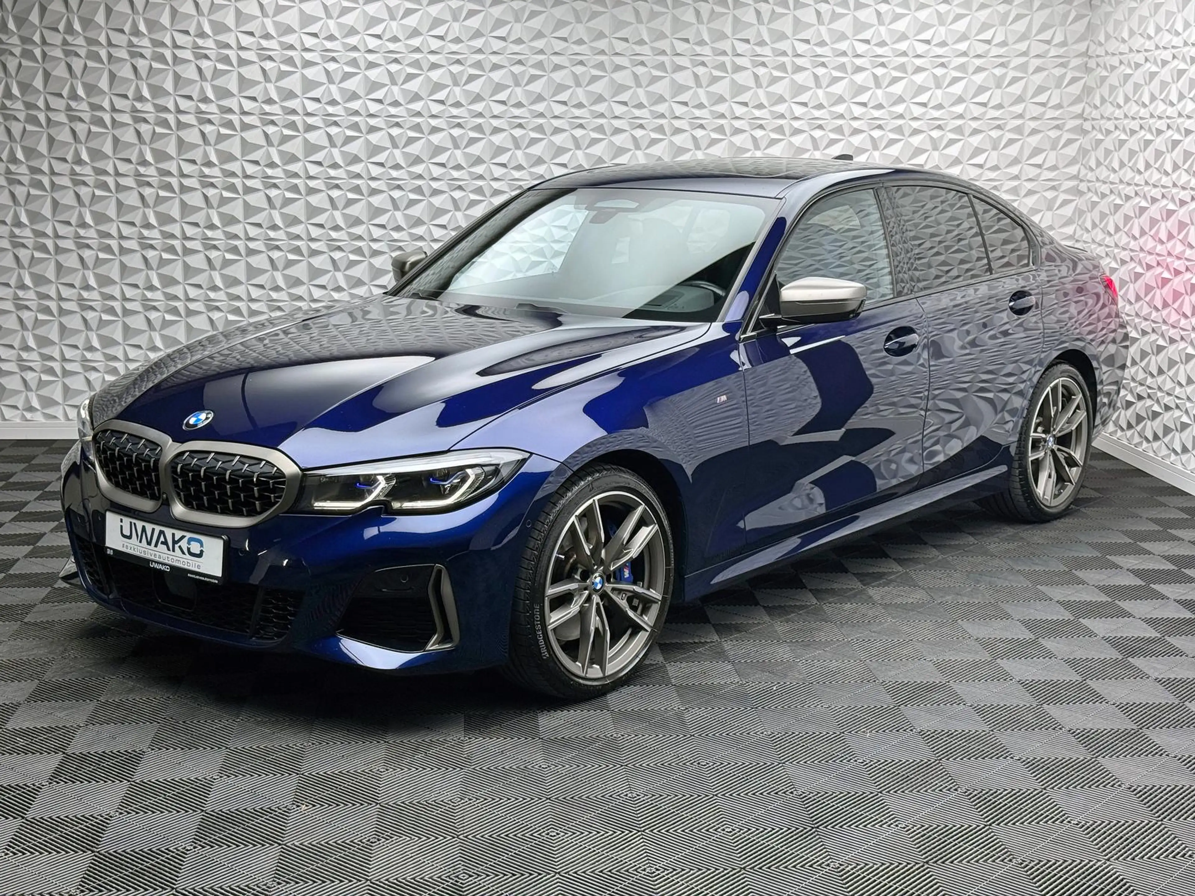BMW 340 XDR*INDIVIDUAL*DEUTSCH*H&K*LASER*STANDHZ*PANO*ACC — photo 2