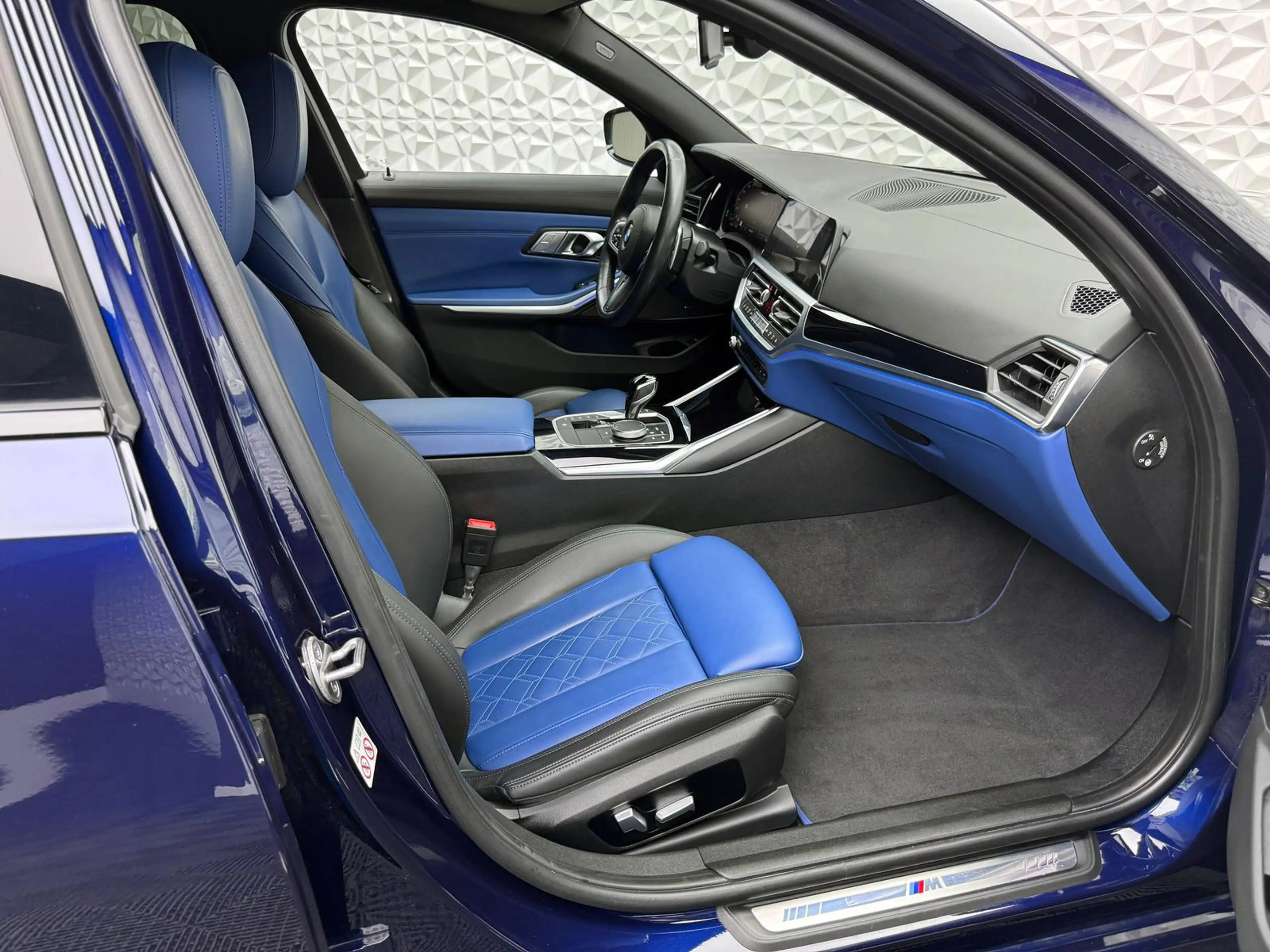 BMW 340 XDR*INDIVIDUAL*DEUTSCH*H&K*LASER*STANDHZ*PANO*ACC — photo 9