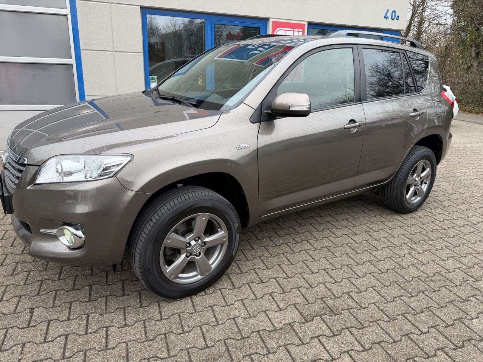 Second hand Toyota Rav4 2.2