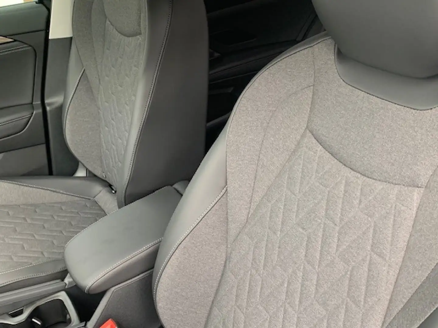 Volkswagen Tayron LIFE 1.5 eTSI 150CV DSG7 Argent - 2