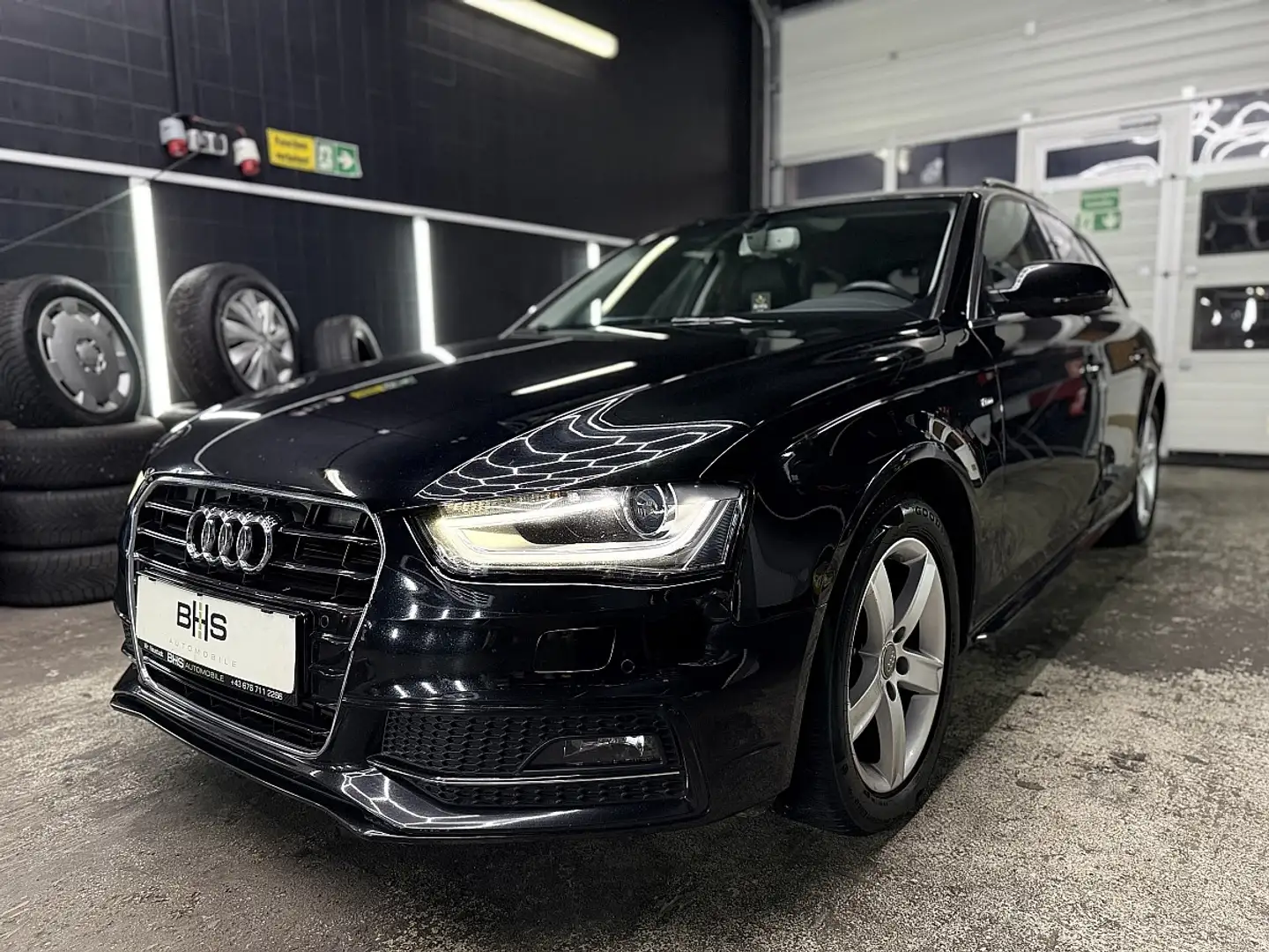 Audi A4 Avant 2,0 TDI Intense Schwarz - 1
