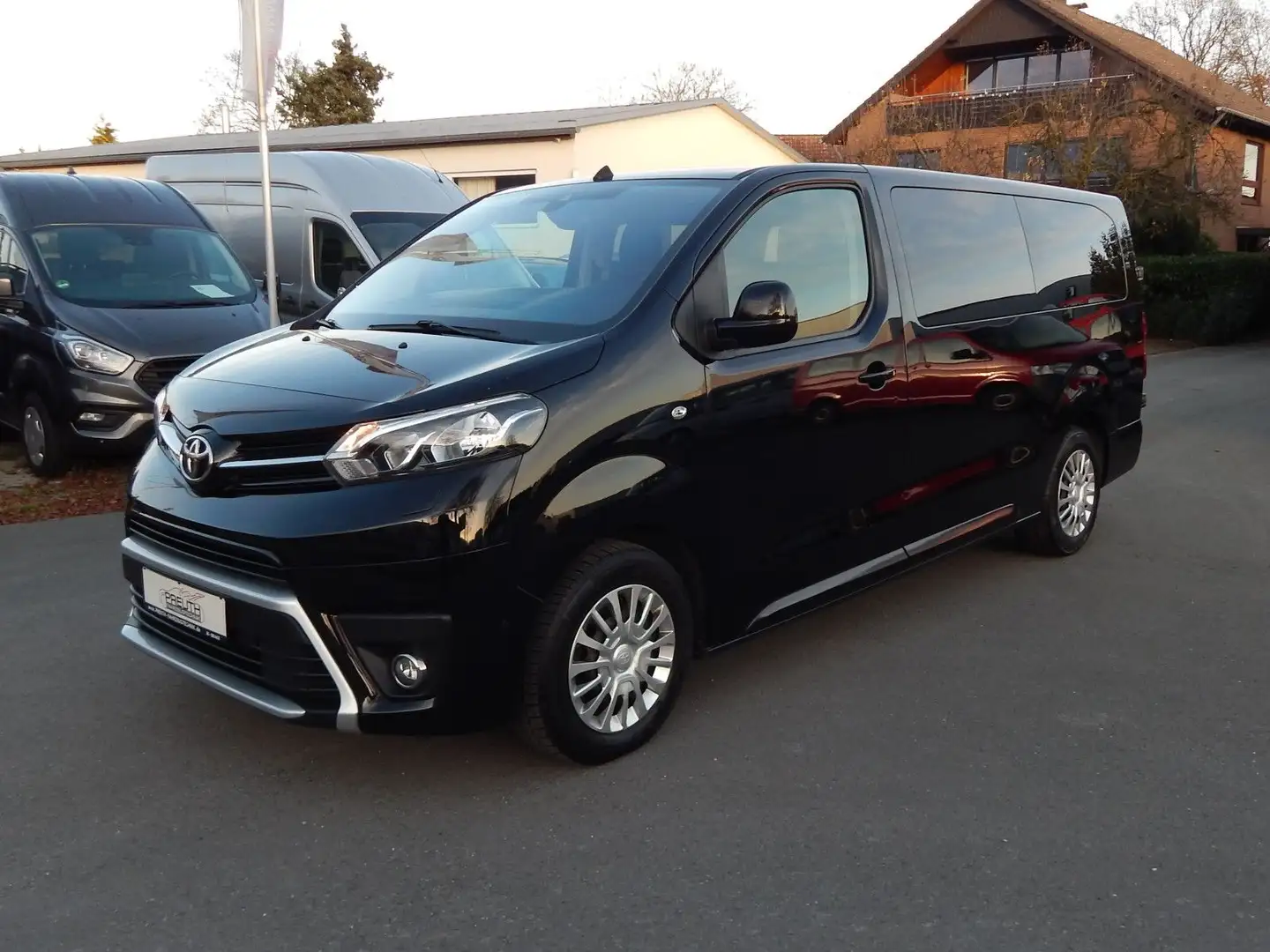 Toyota Proace 2,0 L3 Shuttle~NAVI~ACC~Automatik Schwarz - 1