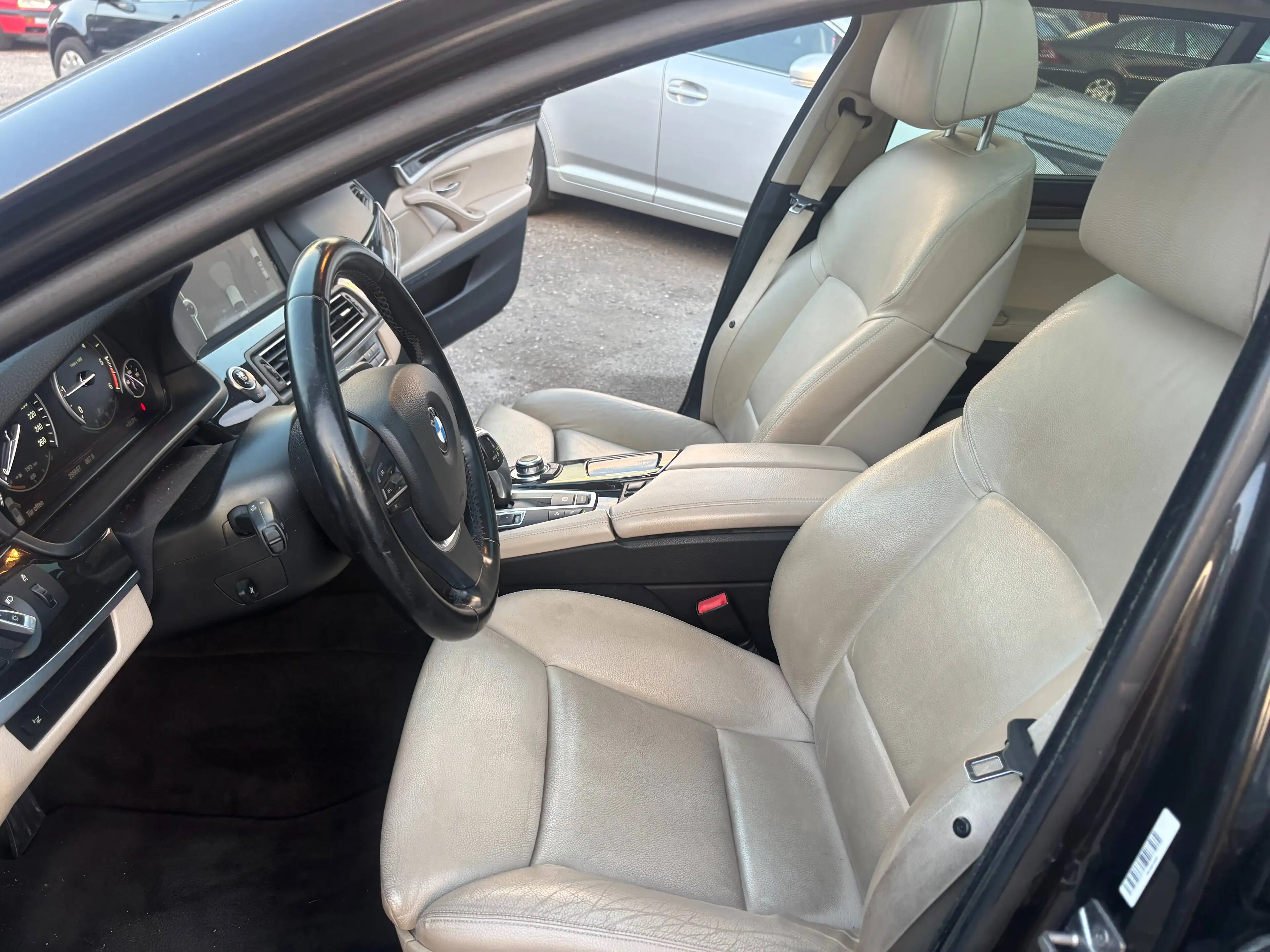 BMW 525 525 d xDrive — photo 13