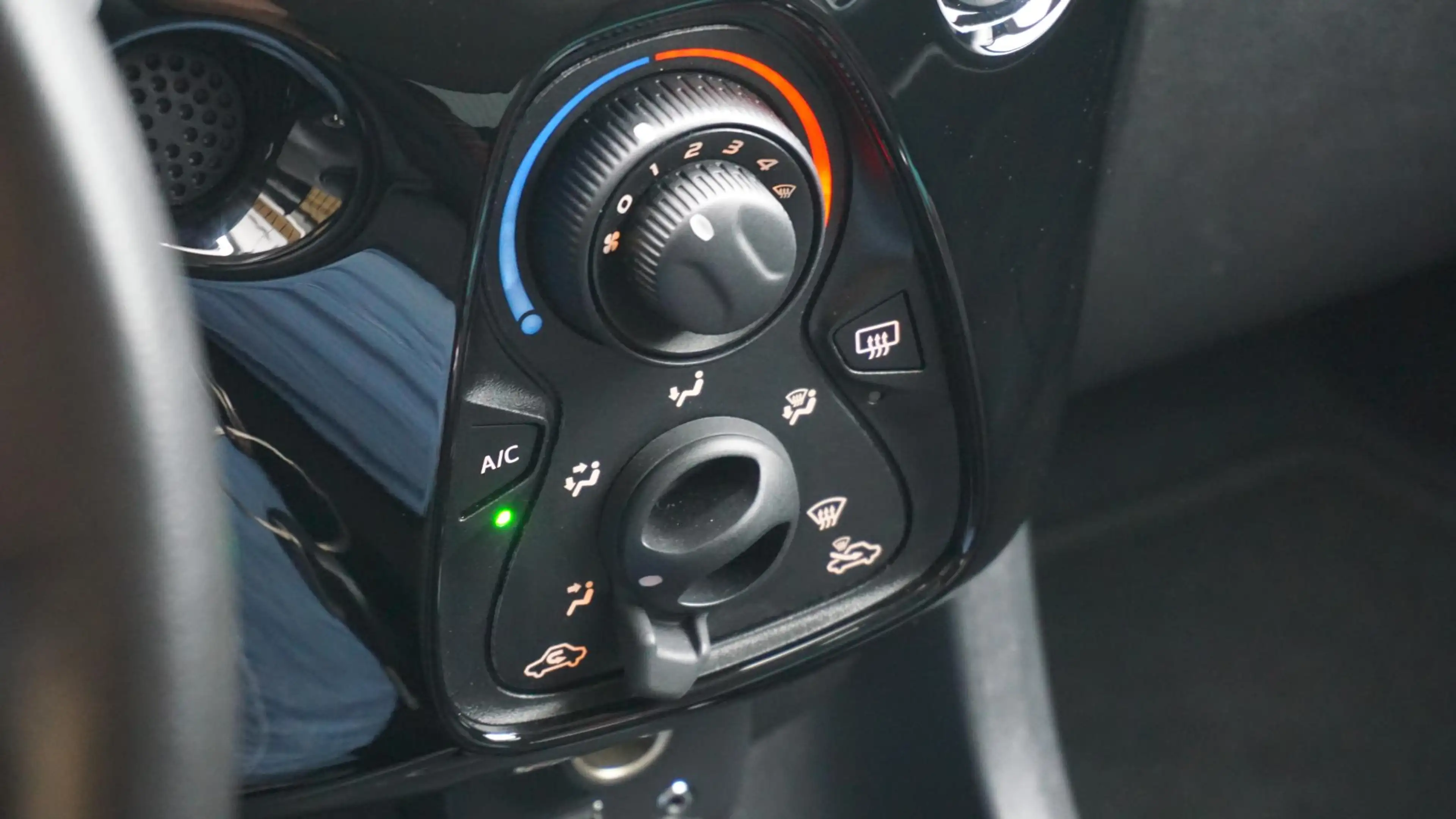 Citroen C1 1.0 VTi 72pk 5Drs Feel Airco Bluetooth Elek.Pakket — photo 28