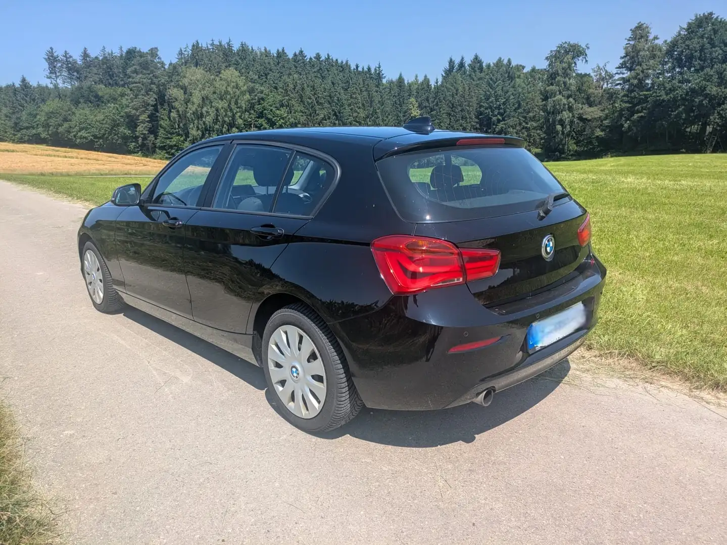 BMW 118 118i Schwarz - 2