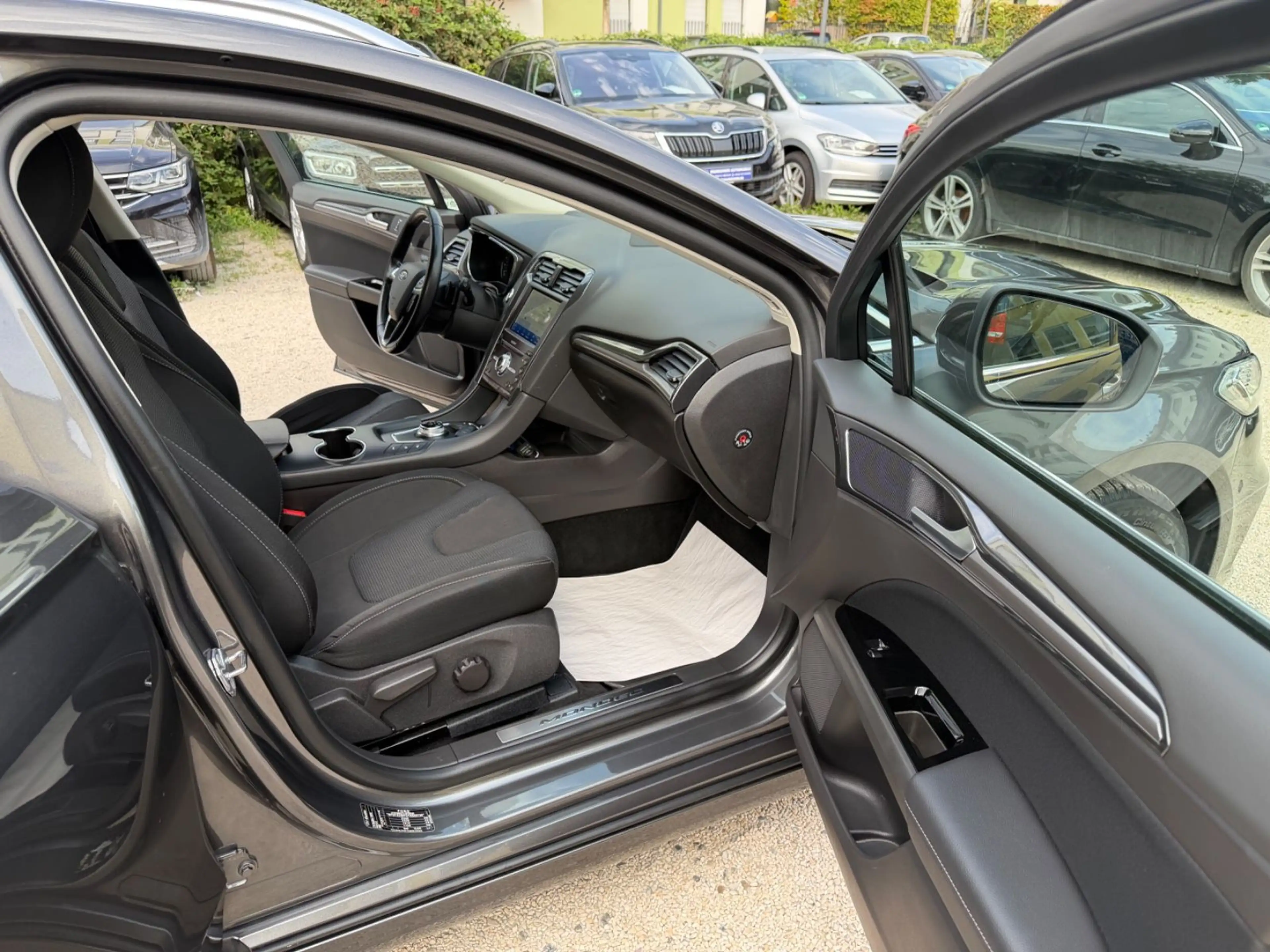 Ford Mondeo Turnier Titanium StHz AHK ACC Kamera BliS — photo 10