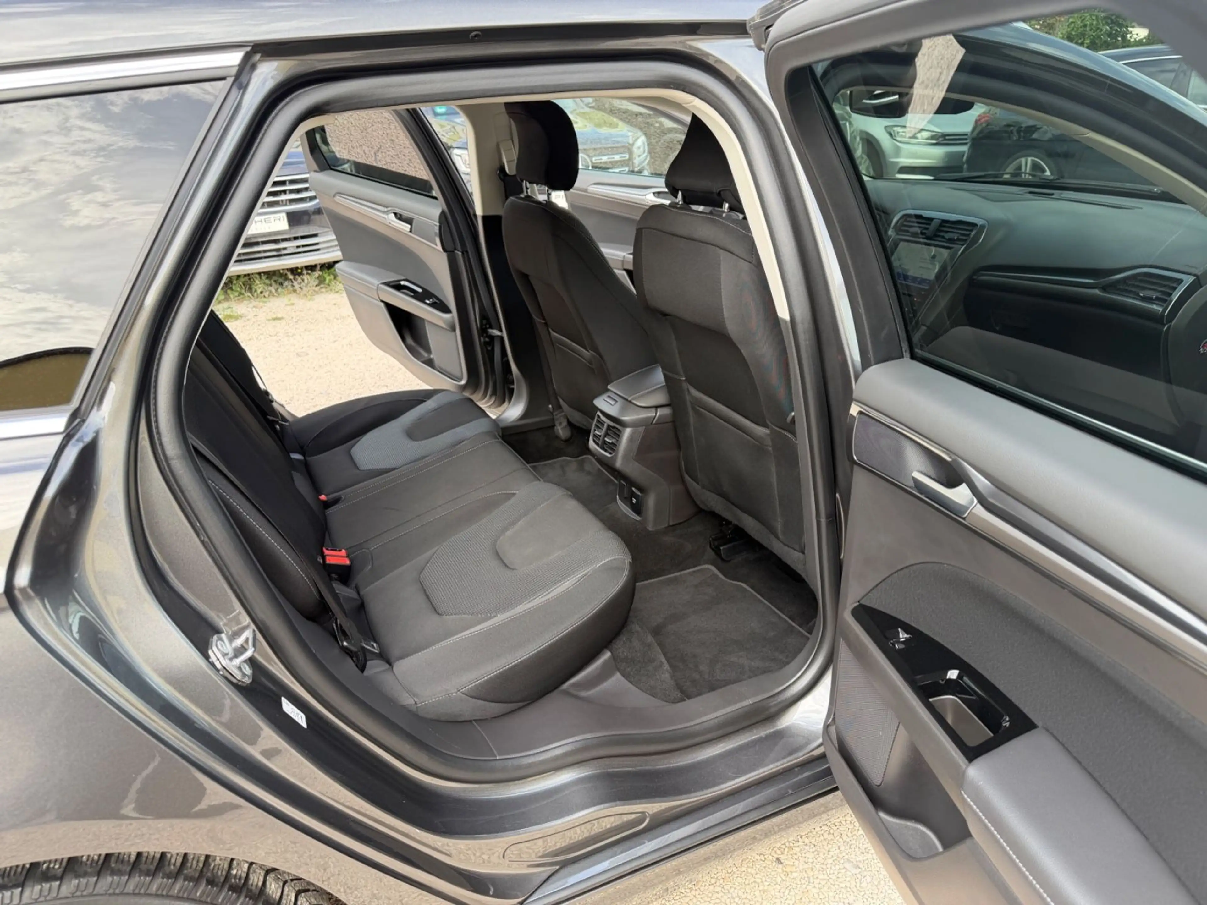Ford Mondeo Turnier Titanium StHz AHK ACC Kamera BliS — photo 12