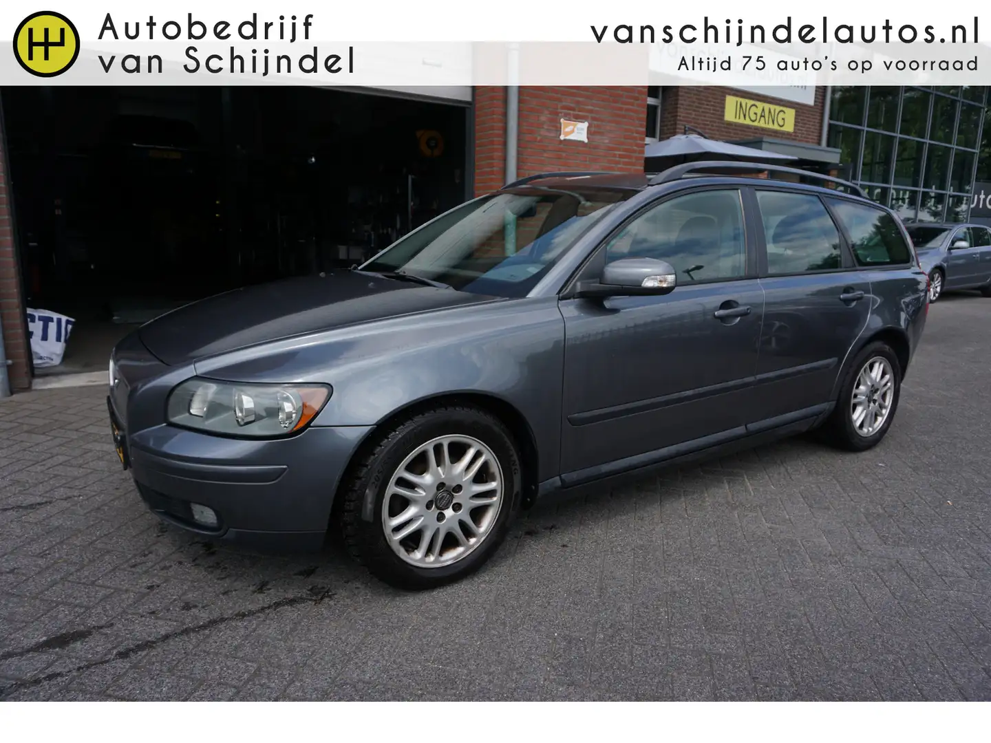 Volvo V50 1.8 MOMEMTUM ECC AIRCO CRUISECONTROL DAKRAIL 16INC Grijs - 1