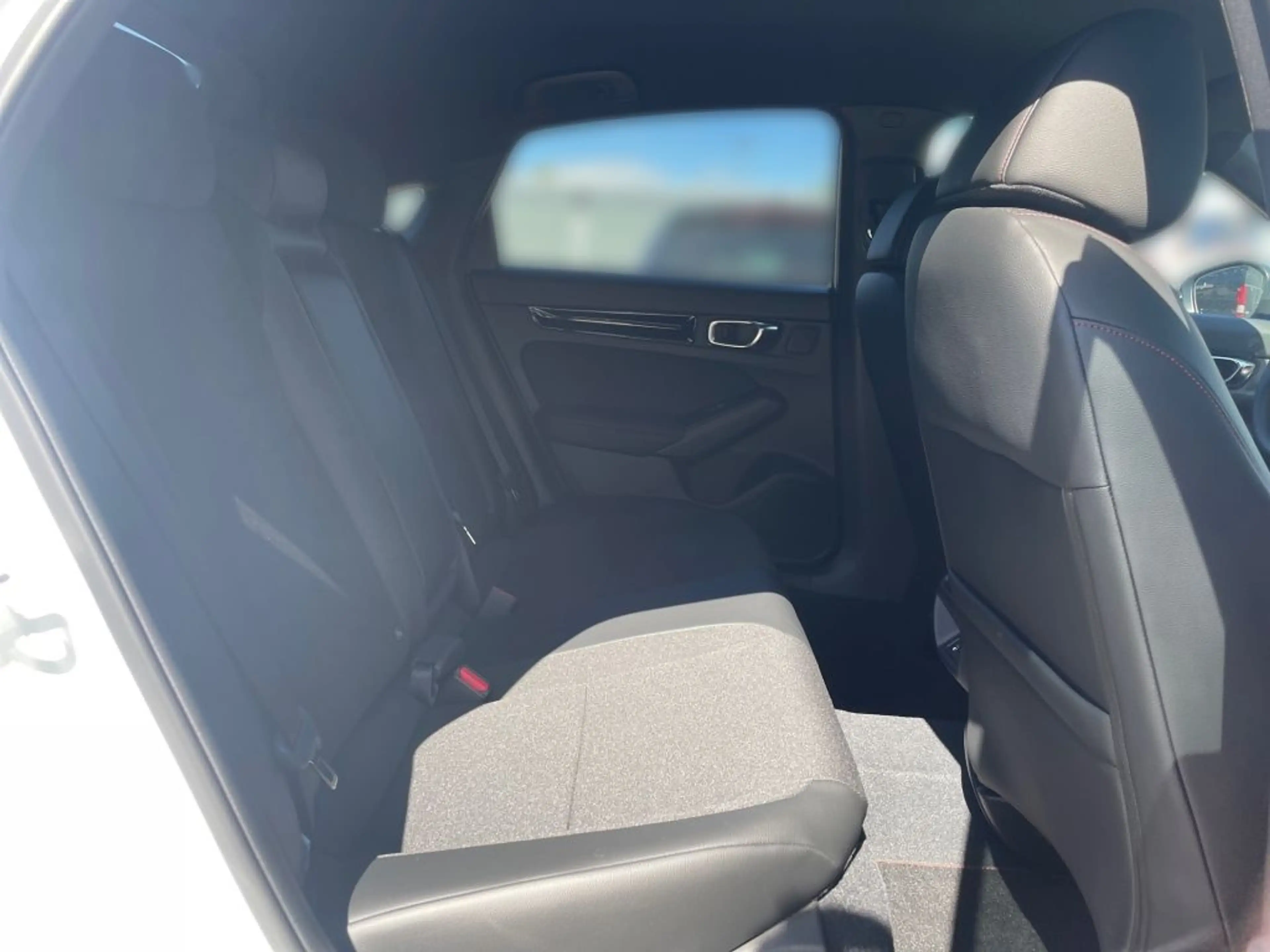 Honda Civic e:HEV 2.0 i-MMD Hybrid Sport (FE) — photo 13