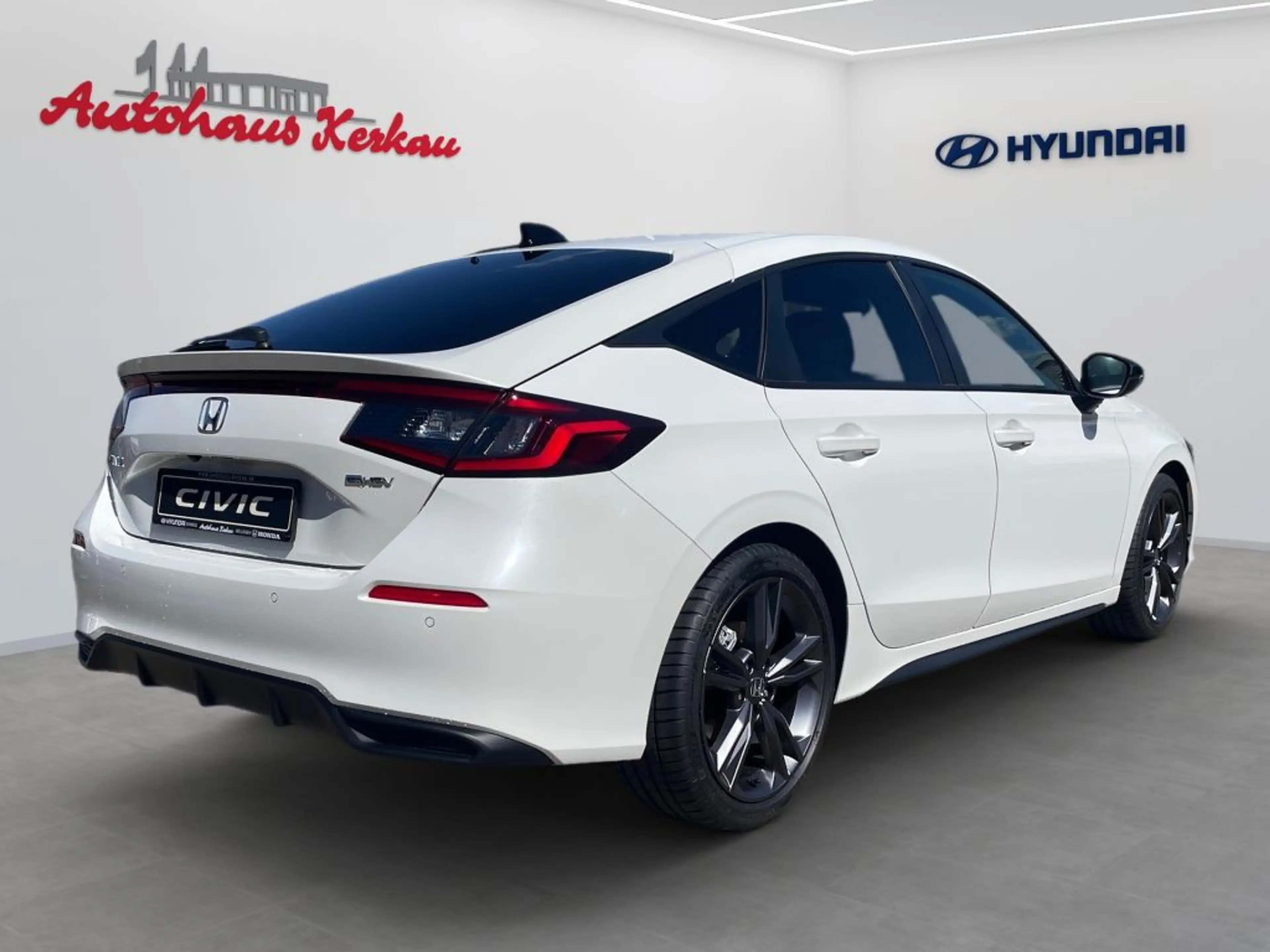 Honda Civic e:HEV 2.0 i-MMD Hybrid Sport (FE) — photo 3