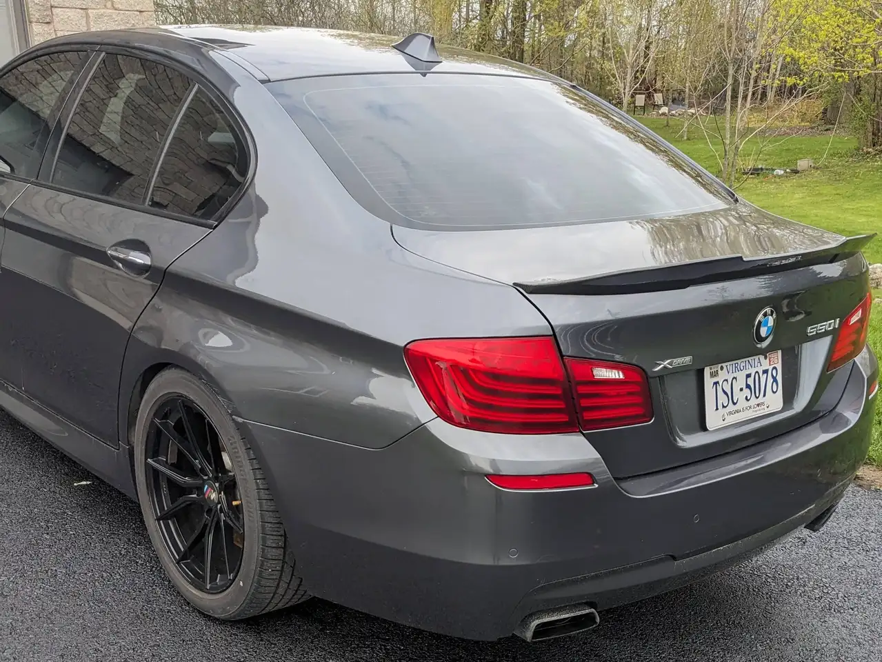 BMW 5 Series снимка BMW 5 Series