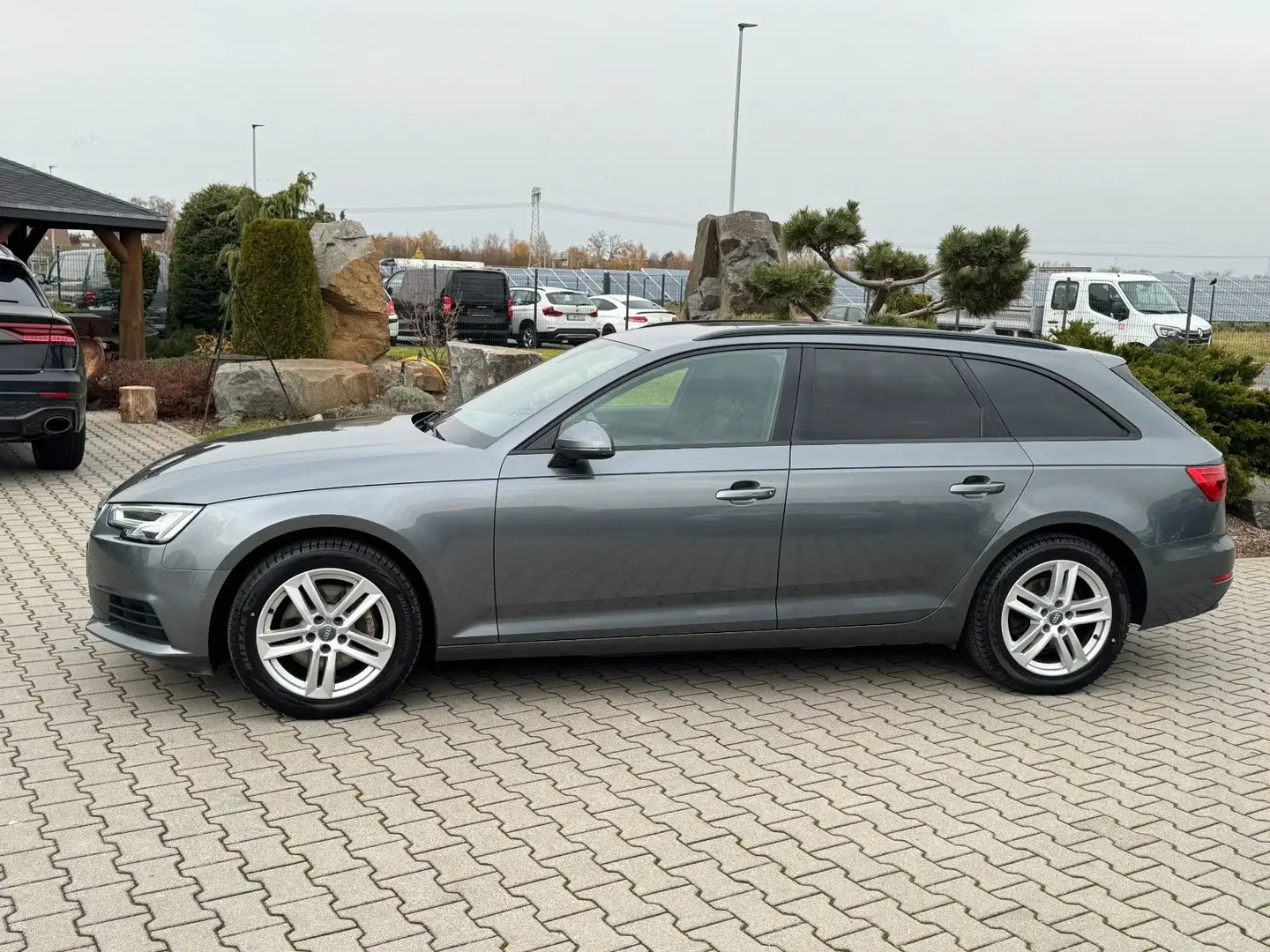 Audi A4 Avant 3.0 TDI LED NAVI SHZ ALCANTARA Grau - 2