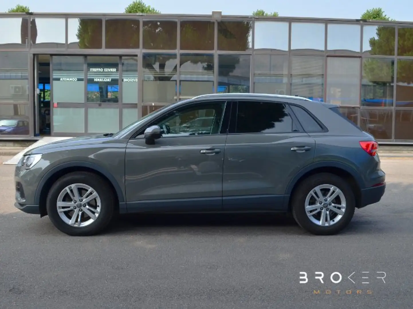 Audi Q3 35 2.0 tdi 150cv Business s-tronic Grigio - 2