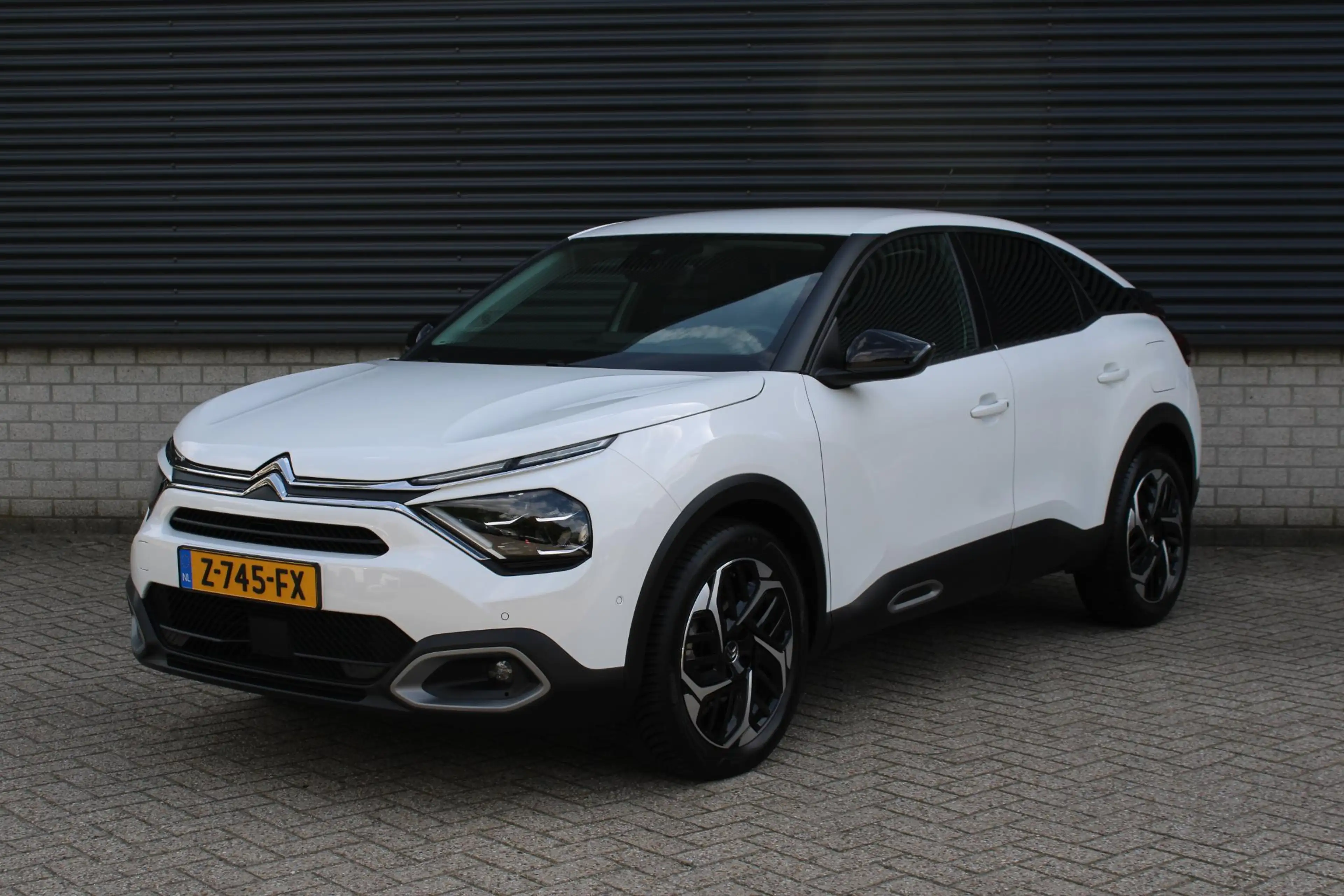 Citroen C4 1.2 Puretech Shine — photo 2