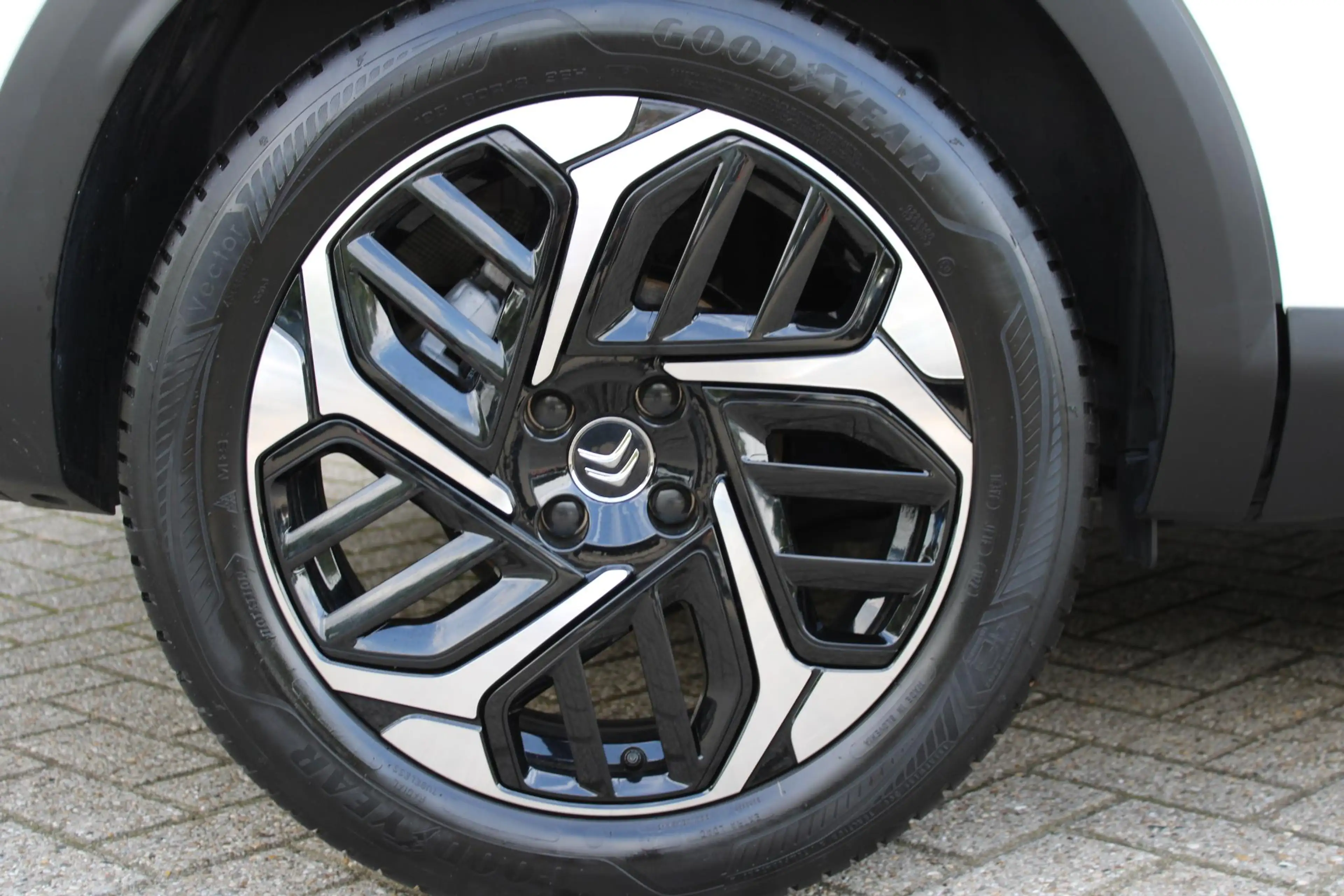 Citroen C4 1.2 Puretech Shine — photo 6