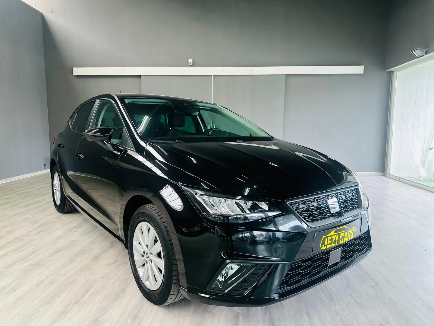 SEAT Ibiza Ibiza 1.0 * 1 Jaar Garantie * Noir - 1
