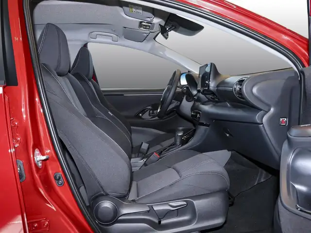 Toyota Yaris view 3