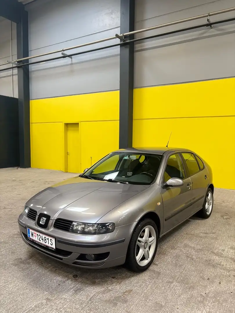 SEAT Leon 1,9 Signo TDI Grau - 2