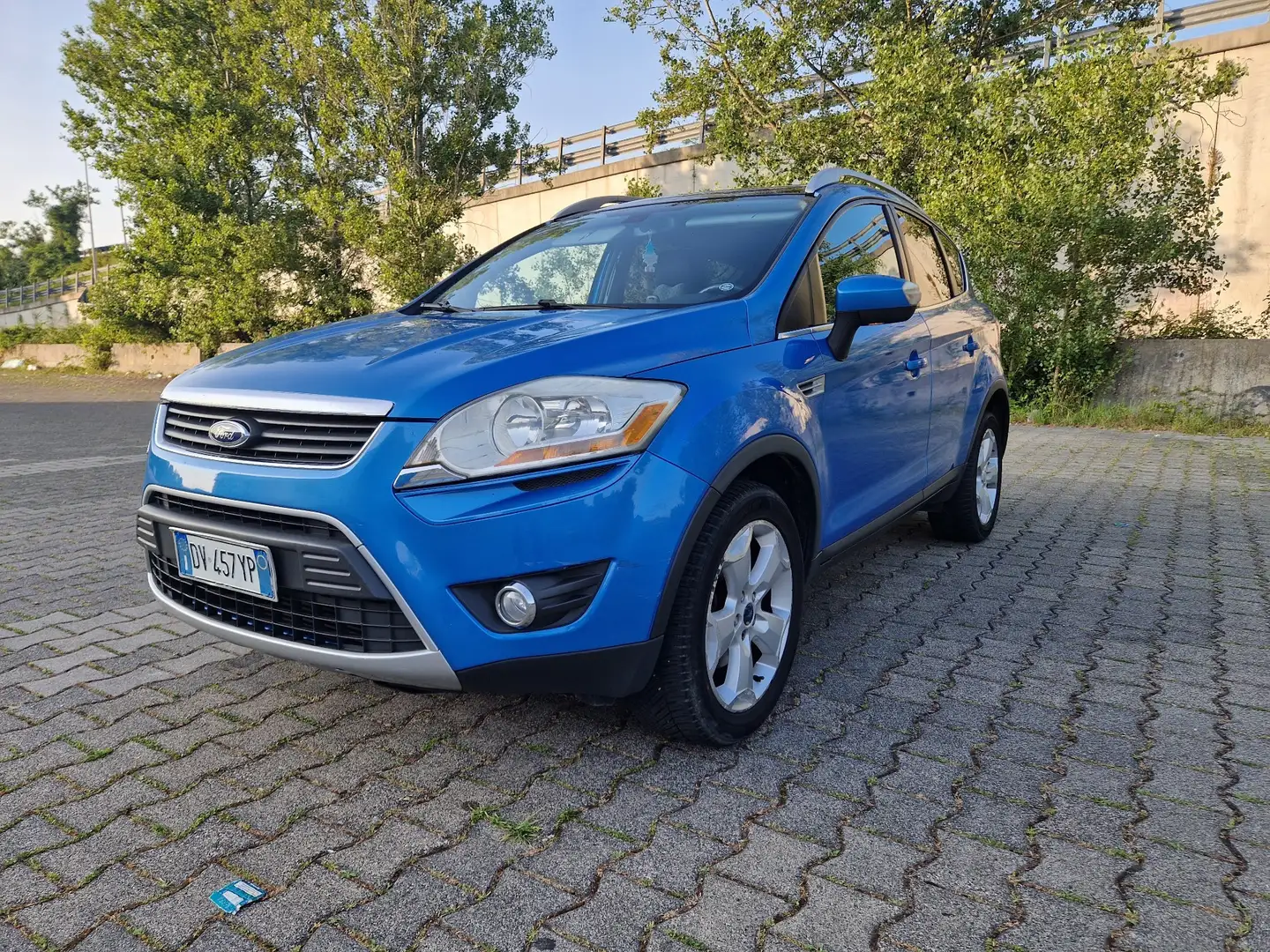 Ford Kuga 2.0 TDCi 4x4 Titanium - 1
