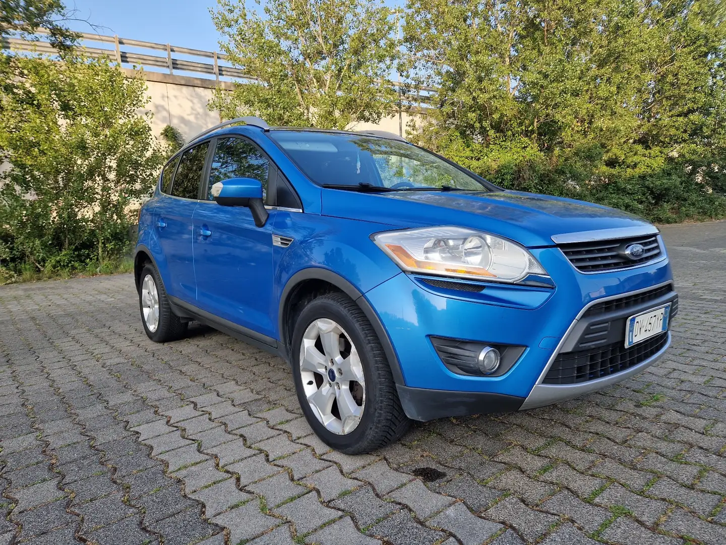 Ford Kuga 2.0 TDCi 4x4 Titanium - 2