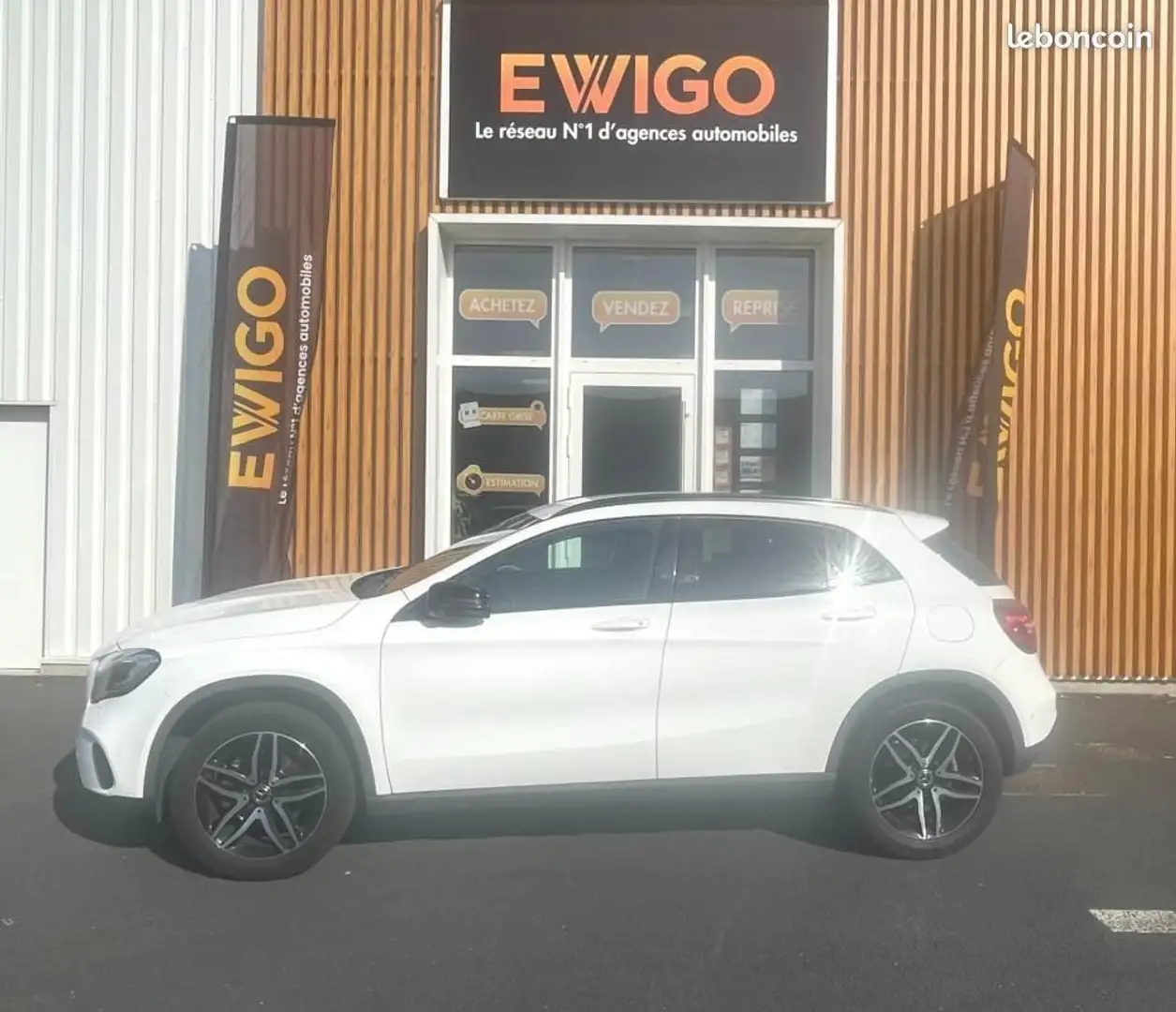 Mercedes-Benz GLA 200 Classe Mercedes 2.2 200 CDI 135 SENSATION BVA CAME Blanc - 1