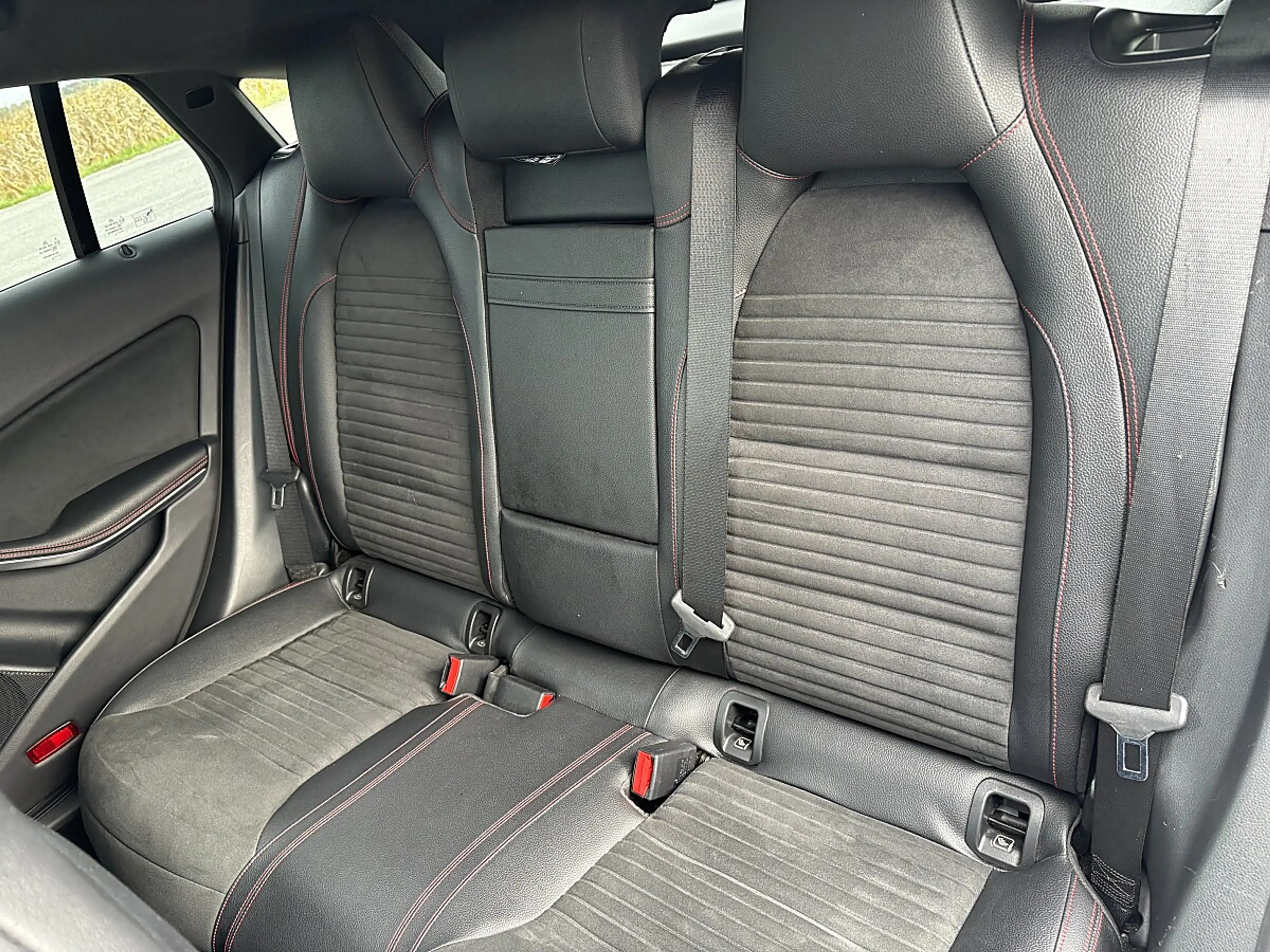Mercedes-Benz CLA 220 CDI d Shooting Brake AMG Line 4-matic — photo 14