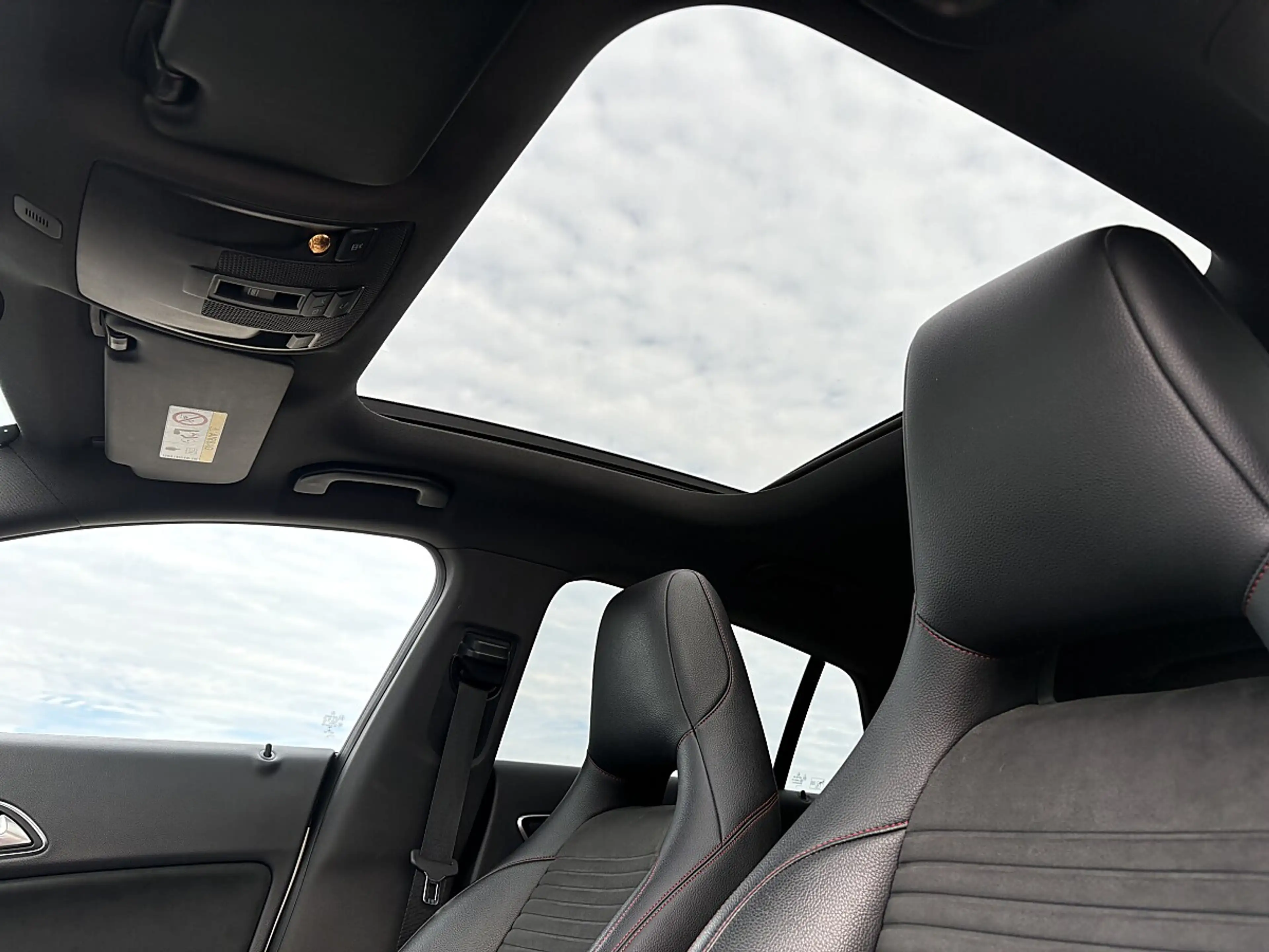 Mercedes-Benz CLA 220 CDI d Shooting Brake AMG Line 4-matic — photo 13