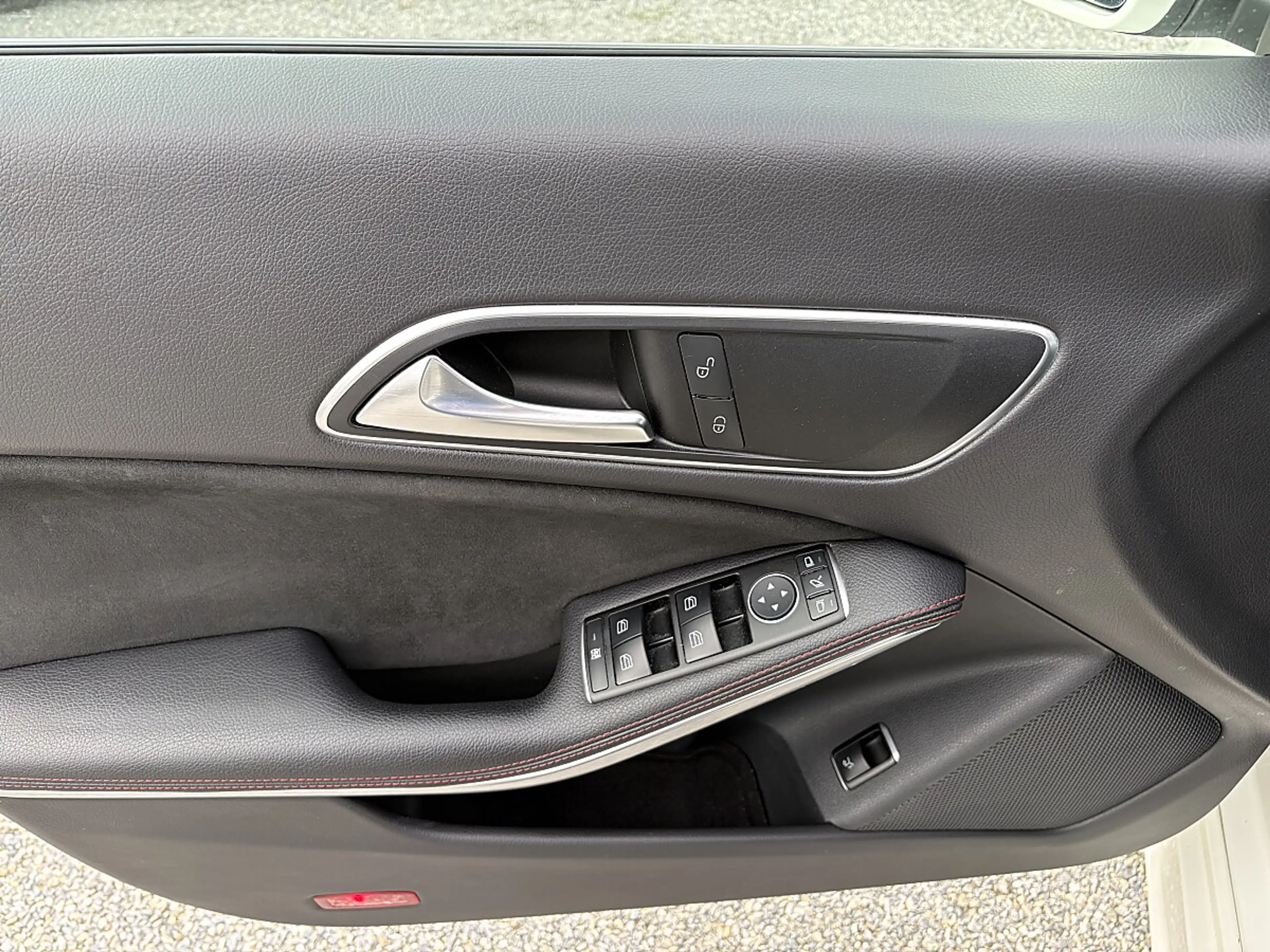 Mercedes-Benz CLA 220 CDI d Shooting Brake AMG Line 4-matic — photo 8