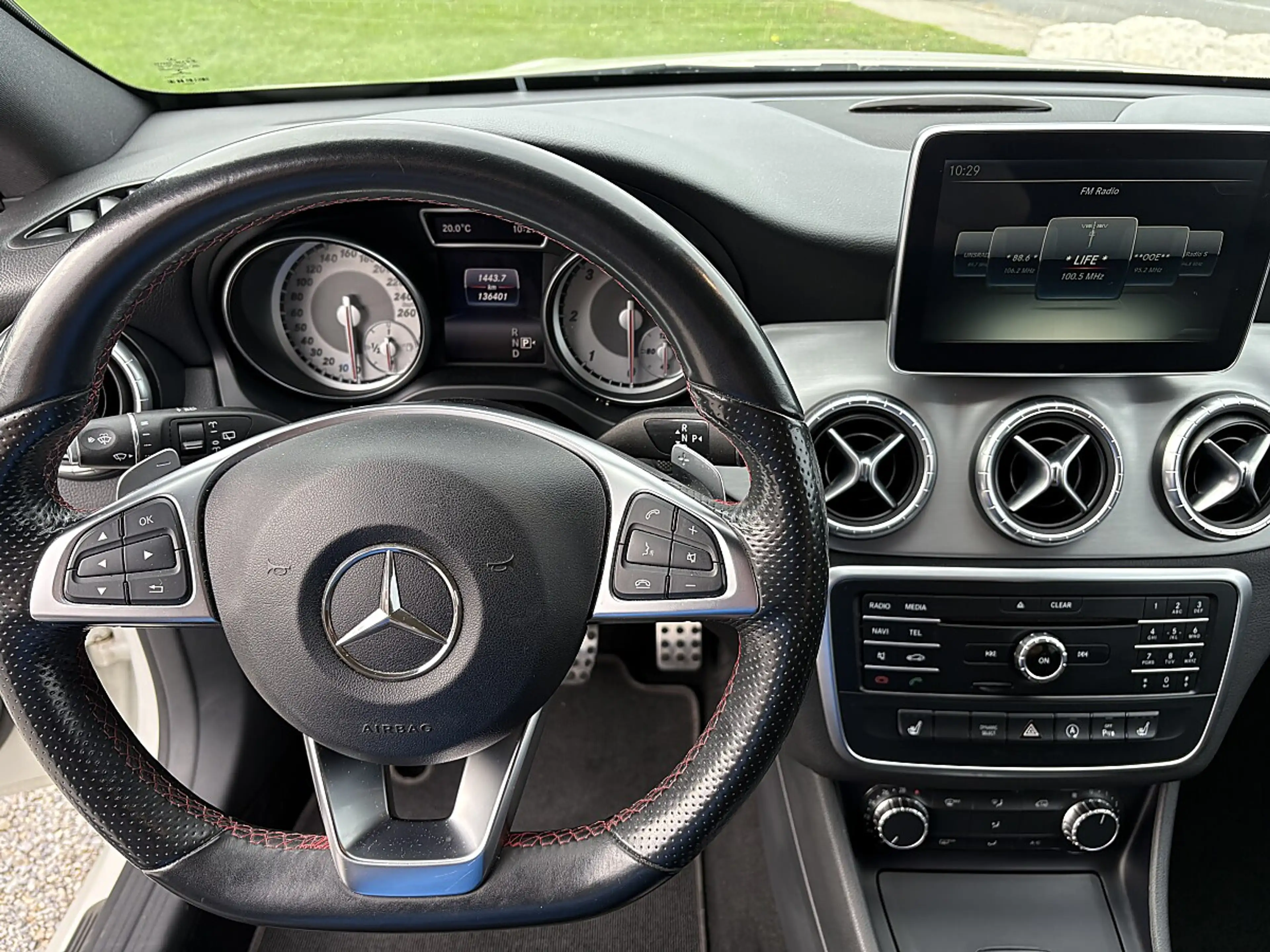Mercedes-Benz CLA 220 CDI d Shooting Brake AMG Line 4-matic — photo 9