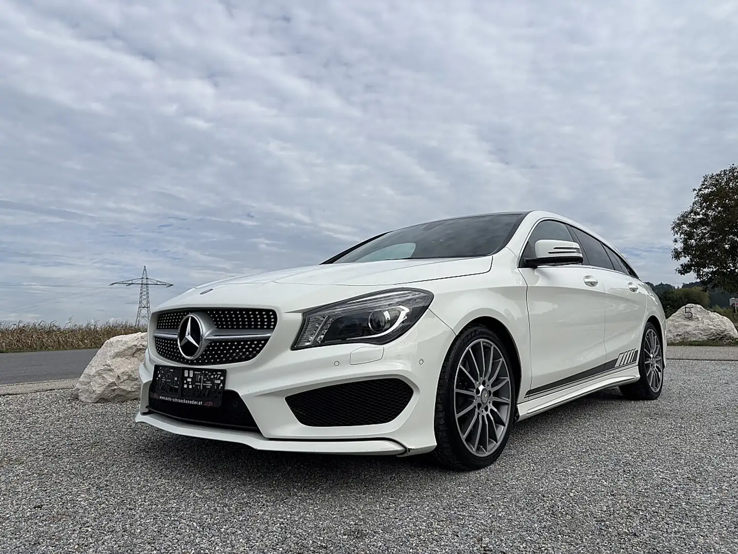 Mercedes-Benz CLA 220 CDI d Shooting Brake AMG Line 4-matic Weiß - 1