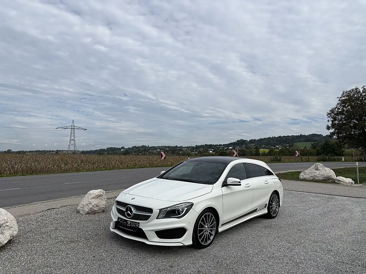 Mercedes-Benz CLA 220 CDI d Shooting Brake AMG Line 4-matic Weiß - 2