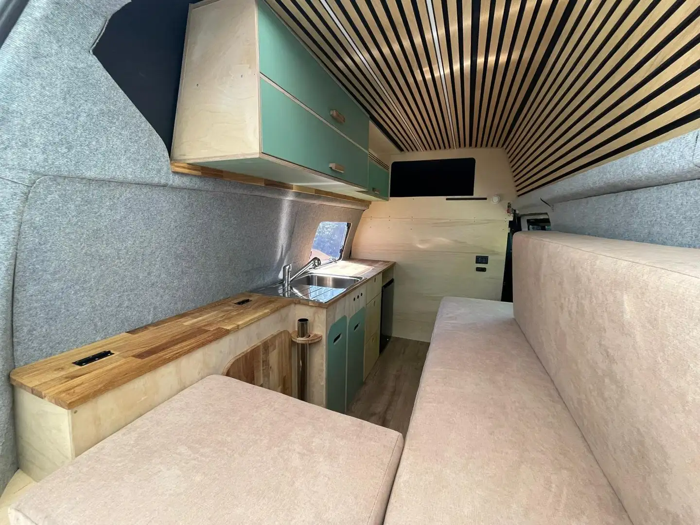 Volkswagen T5 2.0 TDI Weiß - 1