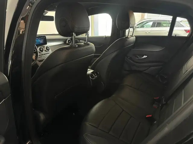 Mercedes-Benz GLC view 13