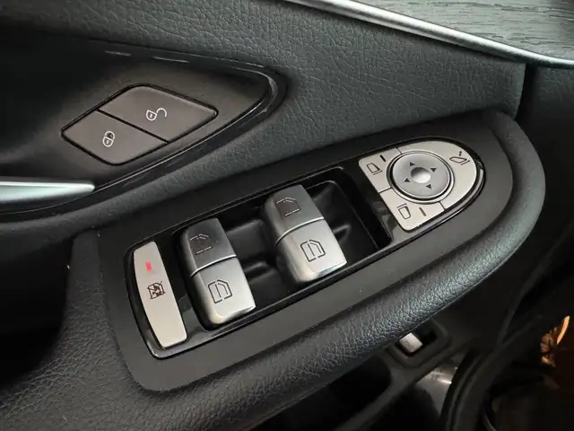 Mercedes-Benz GLC view 28