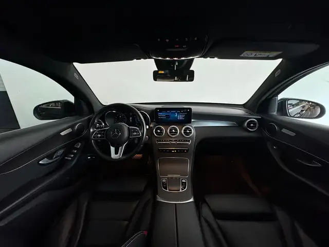 Mercedes-Benz GLC view 4