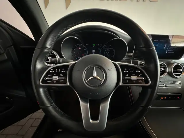 Mercedes-Benz GLC view 15