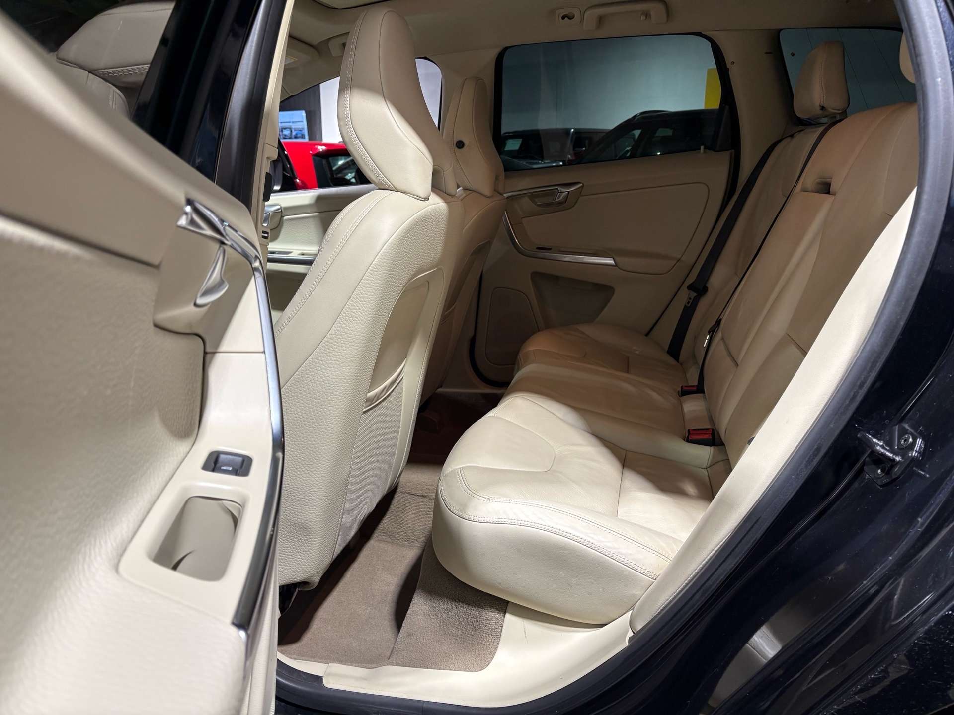 2013 Volvo XC60 T6 thumb 14