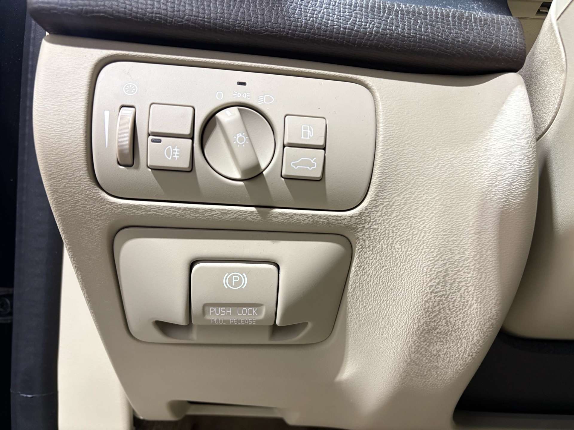 2013 Volvo XC60 T6 thumb 24