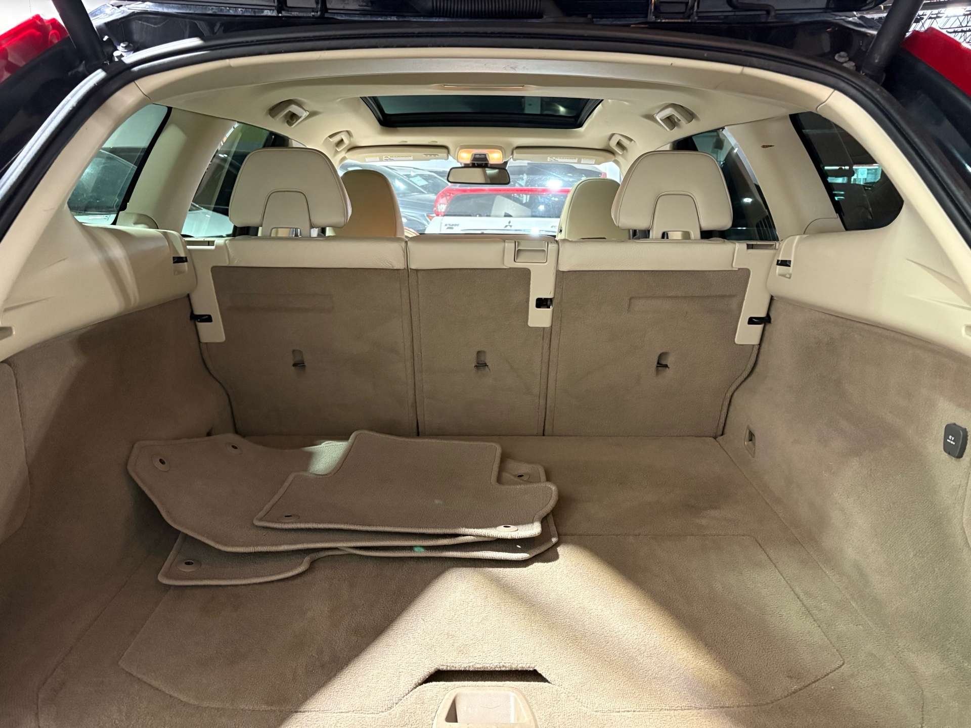 2013 Volvo XC60 T6 thumb 16
