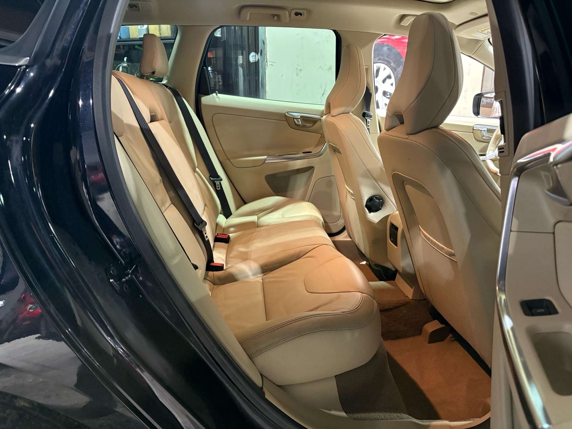 2013 Volvo XC60 T6 thumb 13