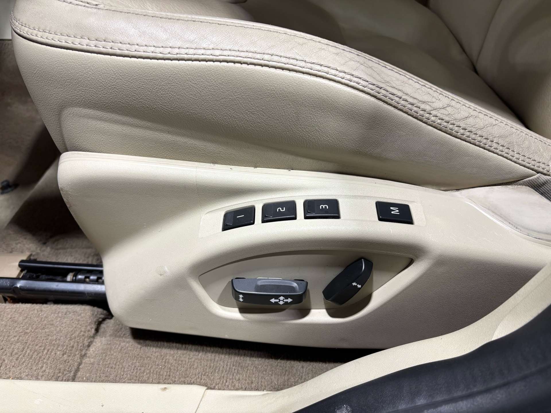 2013 Volvo XC60 T6 thumb 10